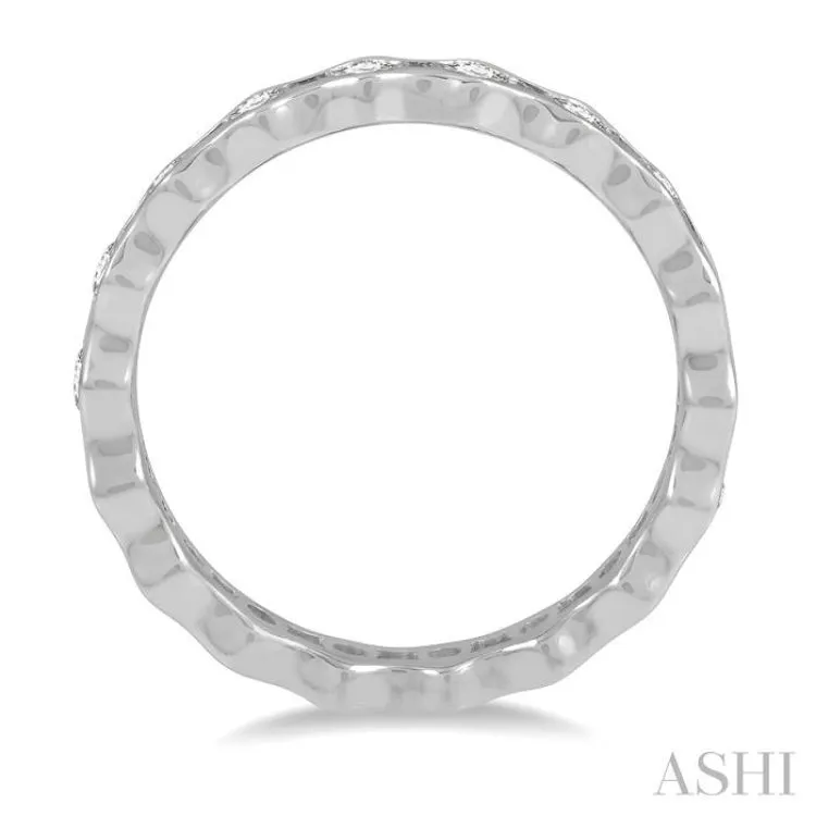 1 ctw Lattice Round Cut Diamond Eternity Wedding Band in 14K White Gold