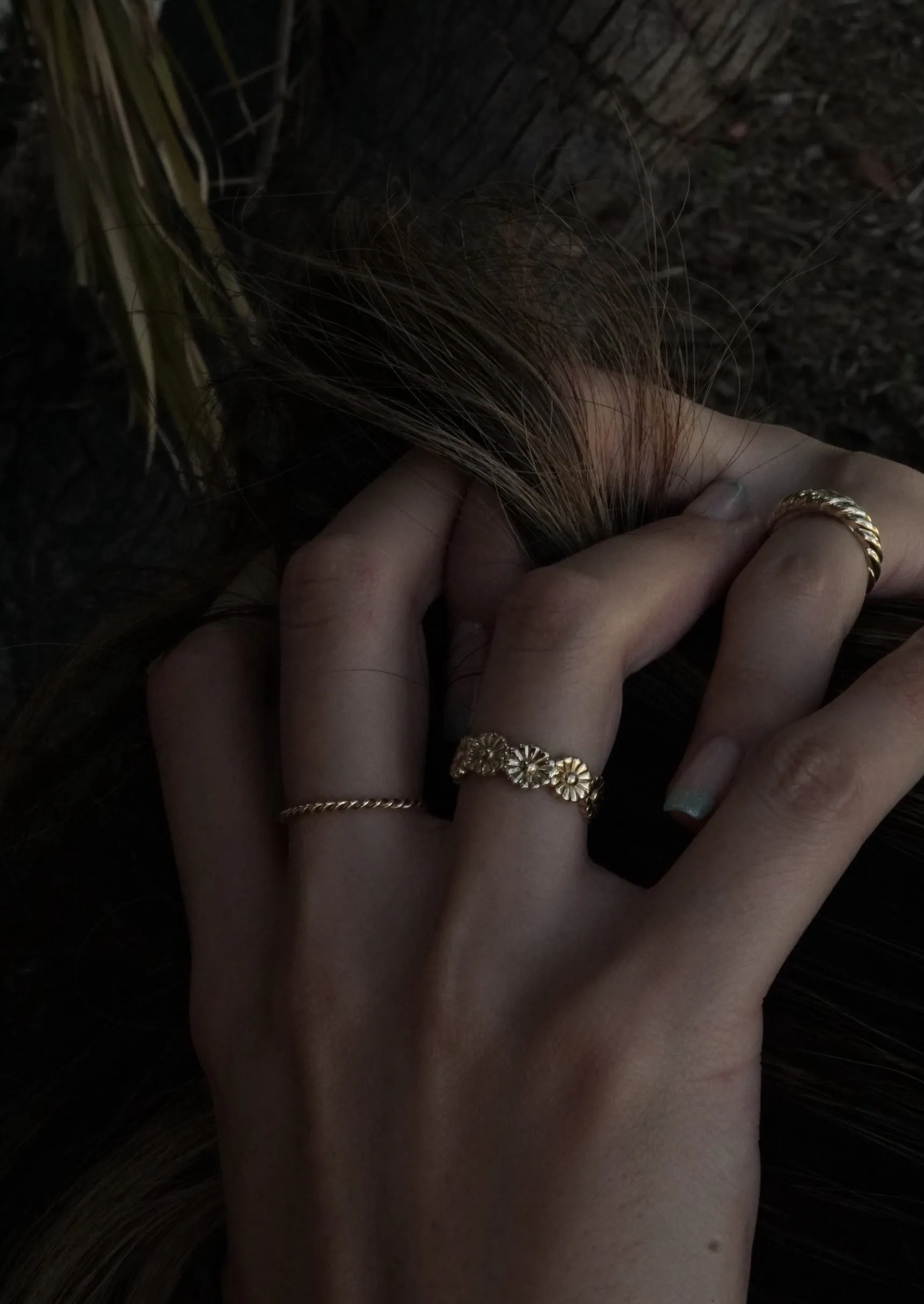 14k Gold Daisy Eternity Band