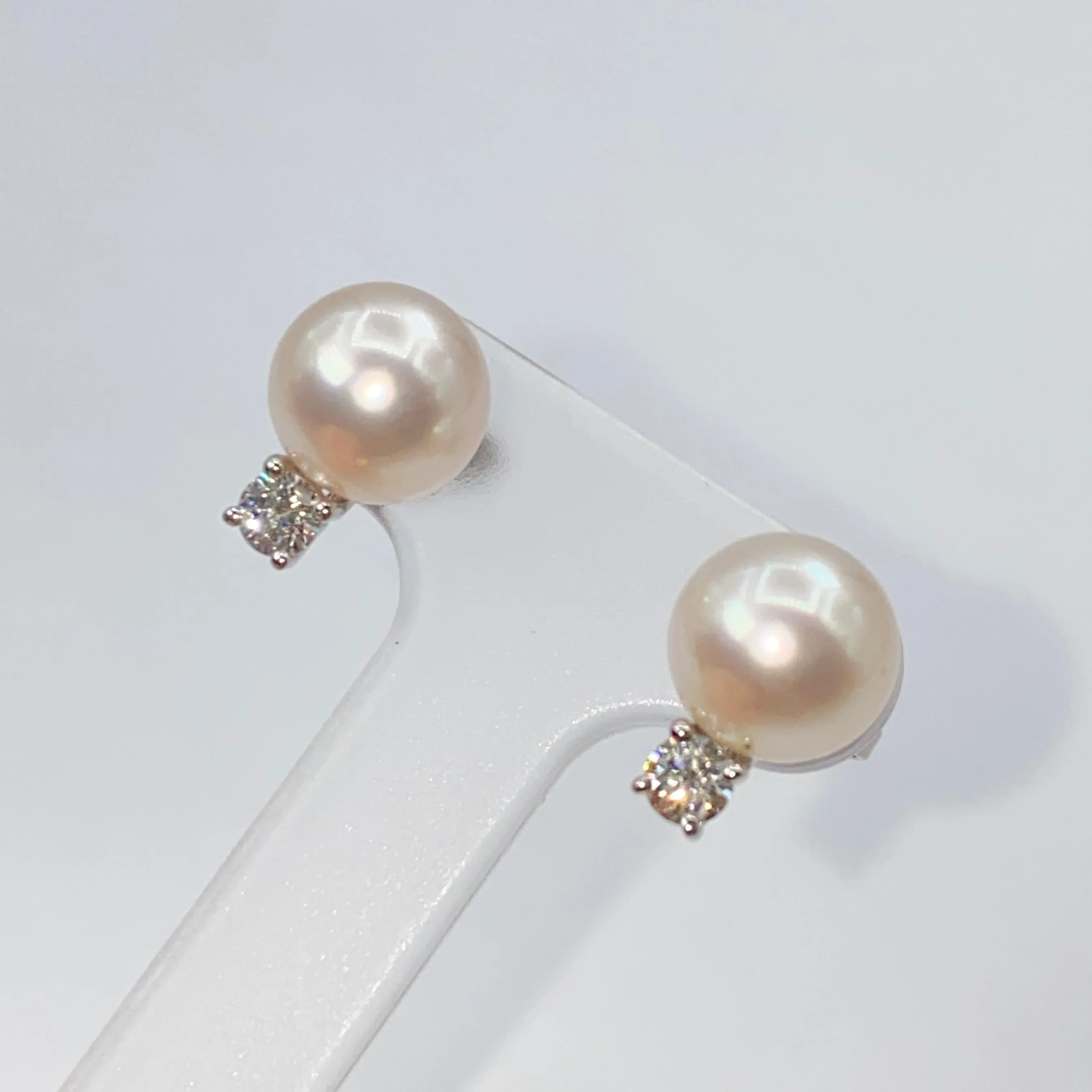 18K Vintage Tiffany & Co Pearl Stud