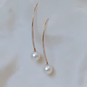 18r Vintage Shepard Pearl Hook Earrings