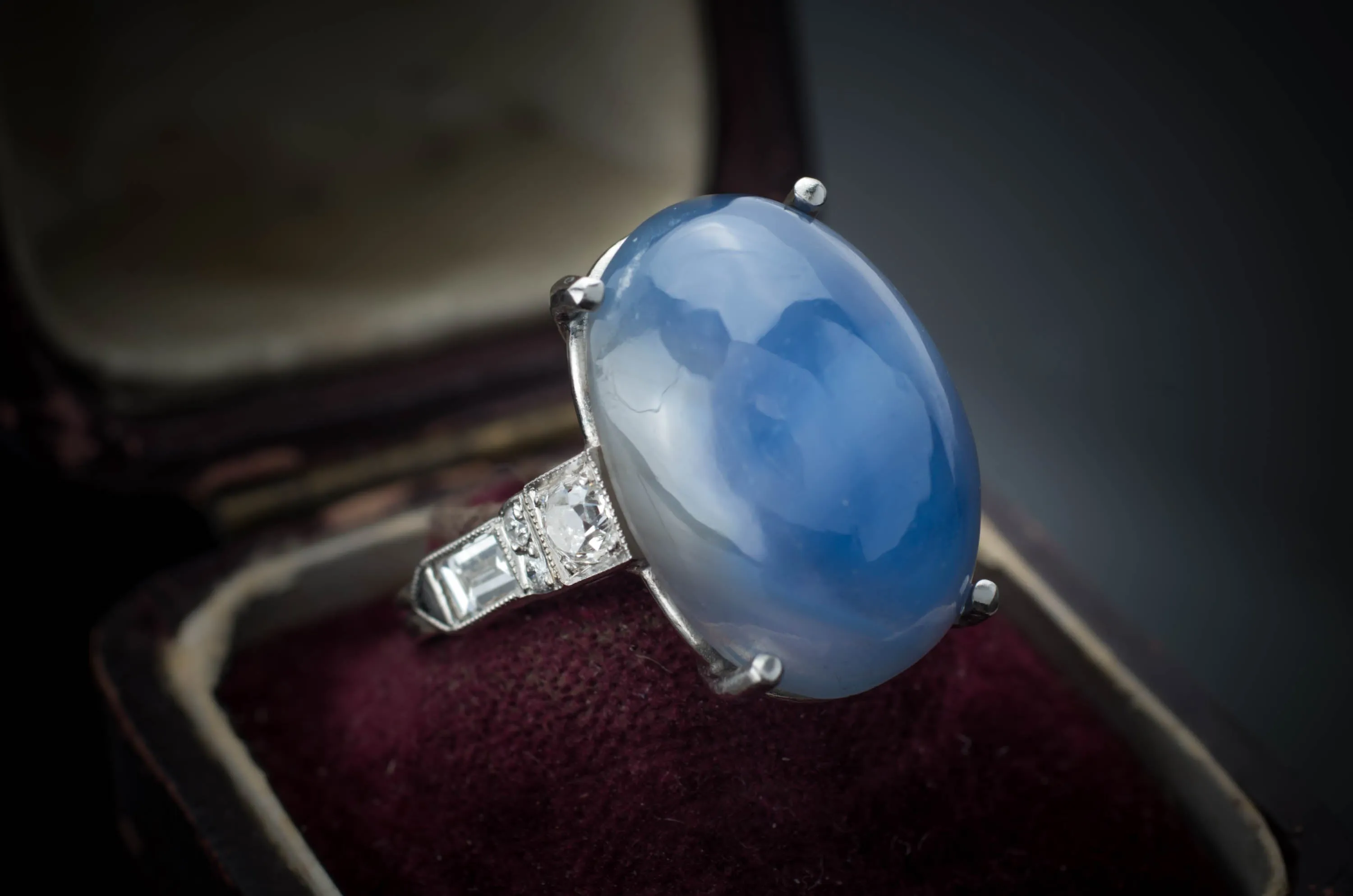 21CT STAR SAPPHIRE RING IN PLATINUM