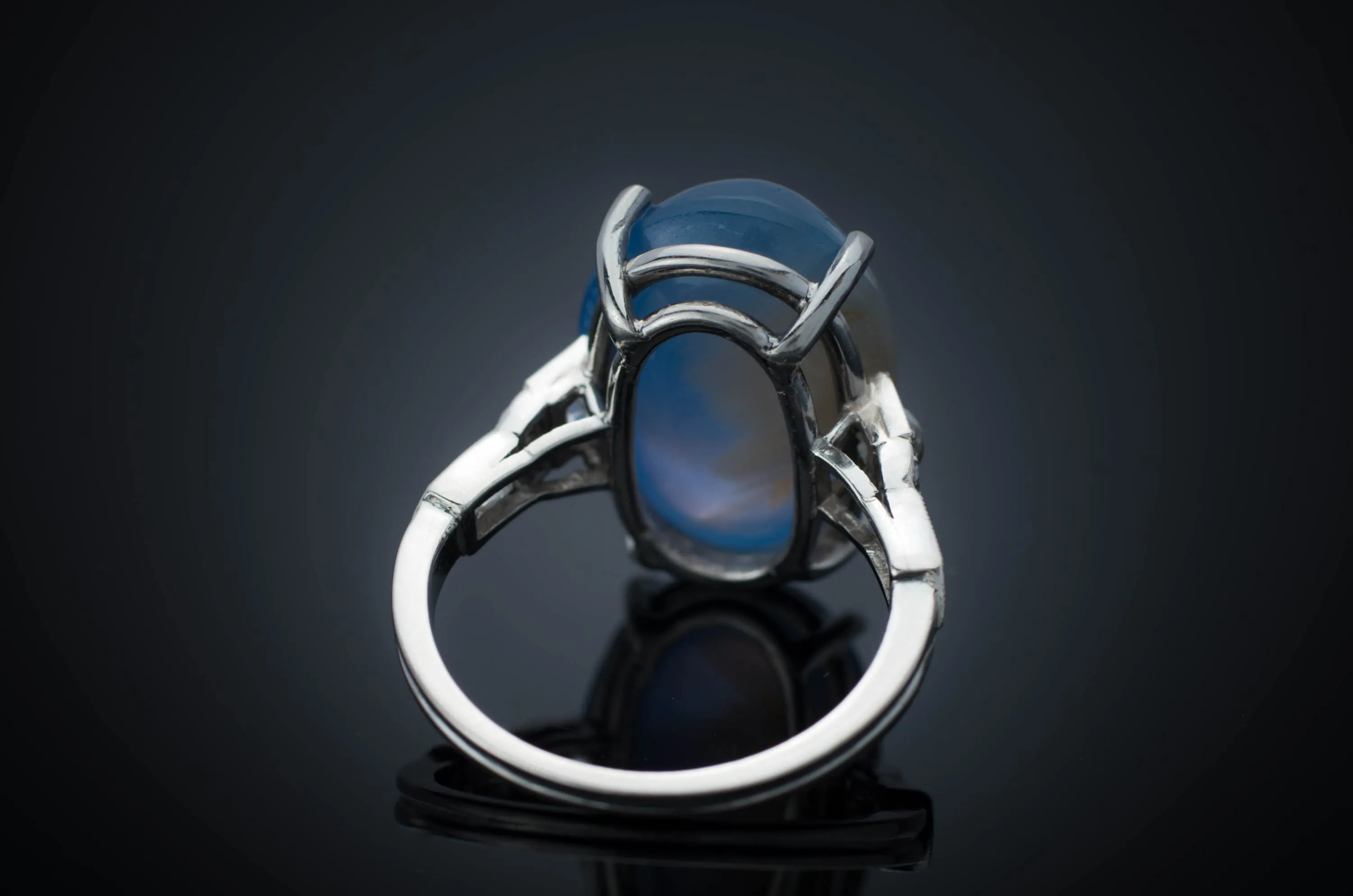 21CT STAR SAPPHIRE RING IN PLATINUM