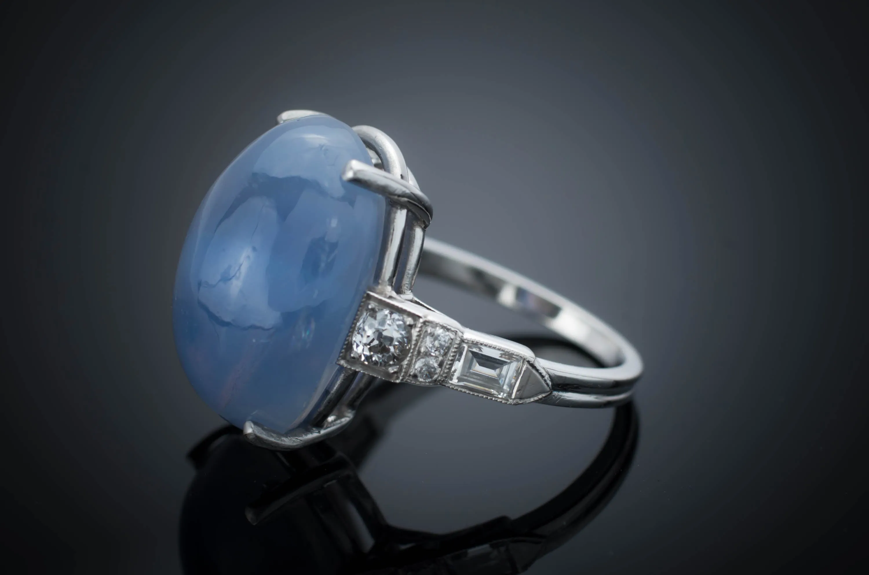 21CT STAR SAPPHIRE RING IN PLATINUM