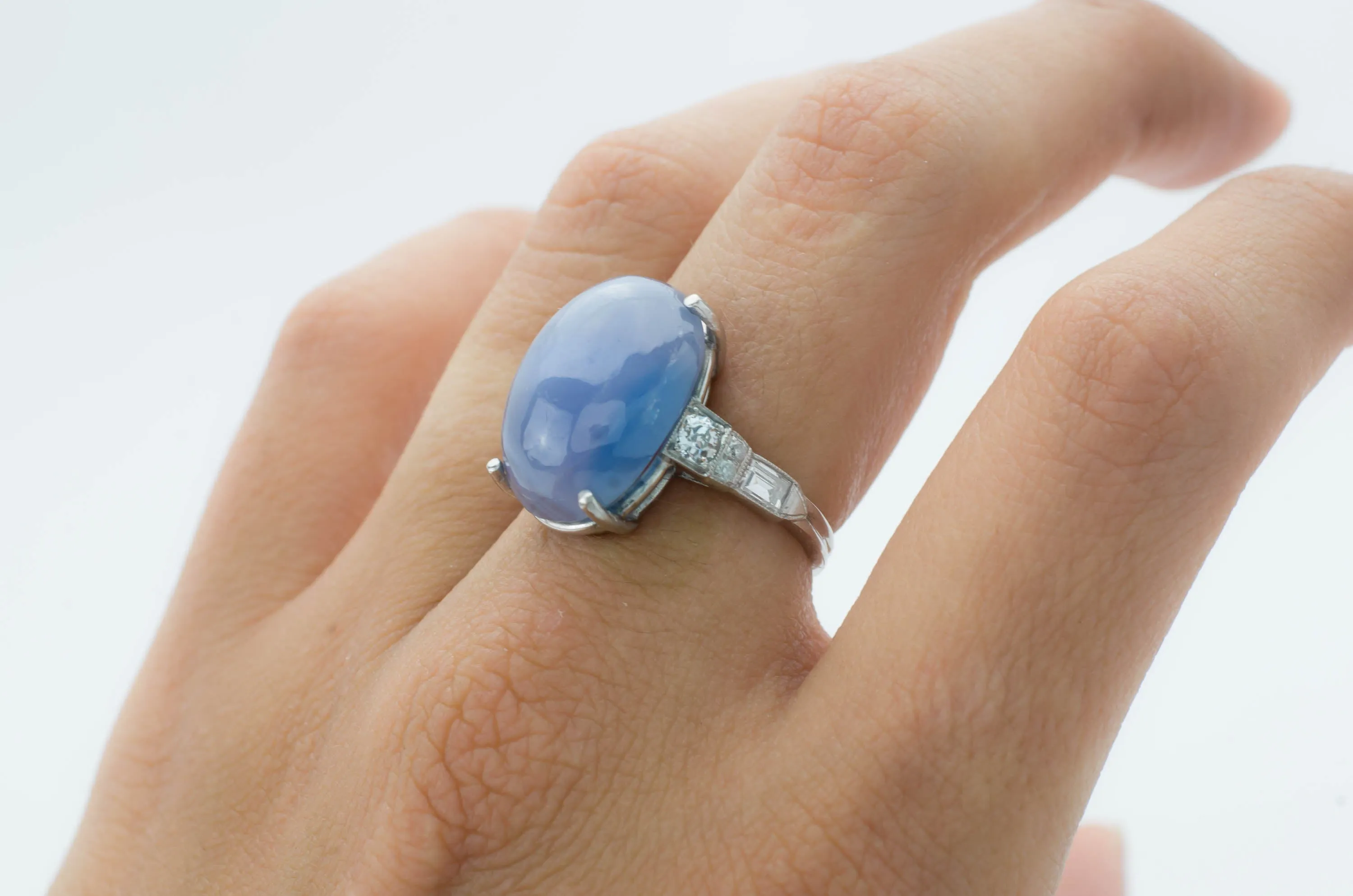 21CT STAR SAPPHIRE RING IN PLATINUM