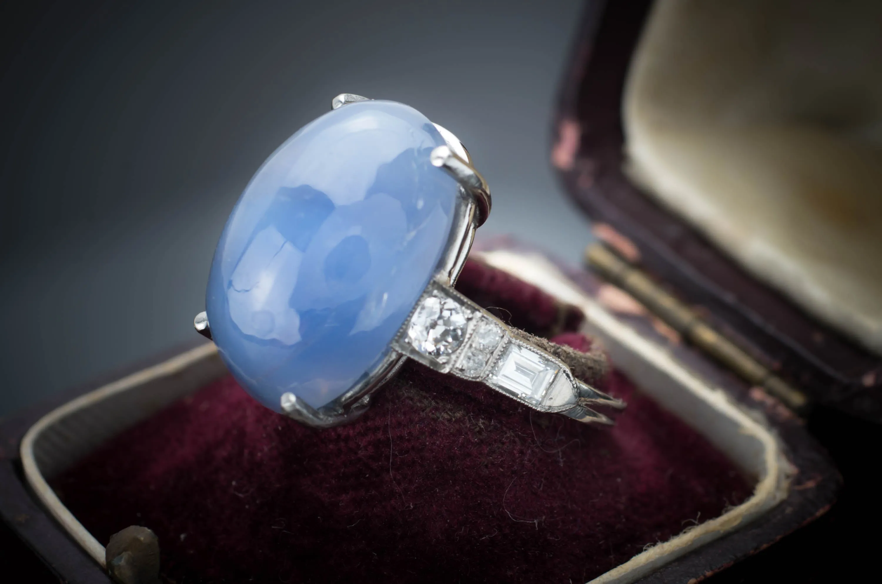 21CT STAR SAPPHIRE RING IN PLATINUM