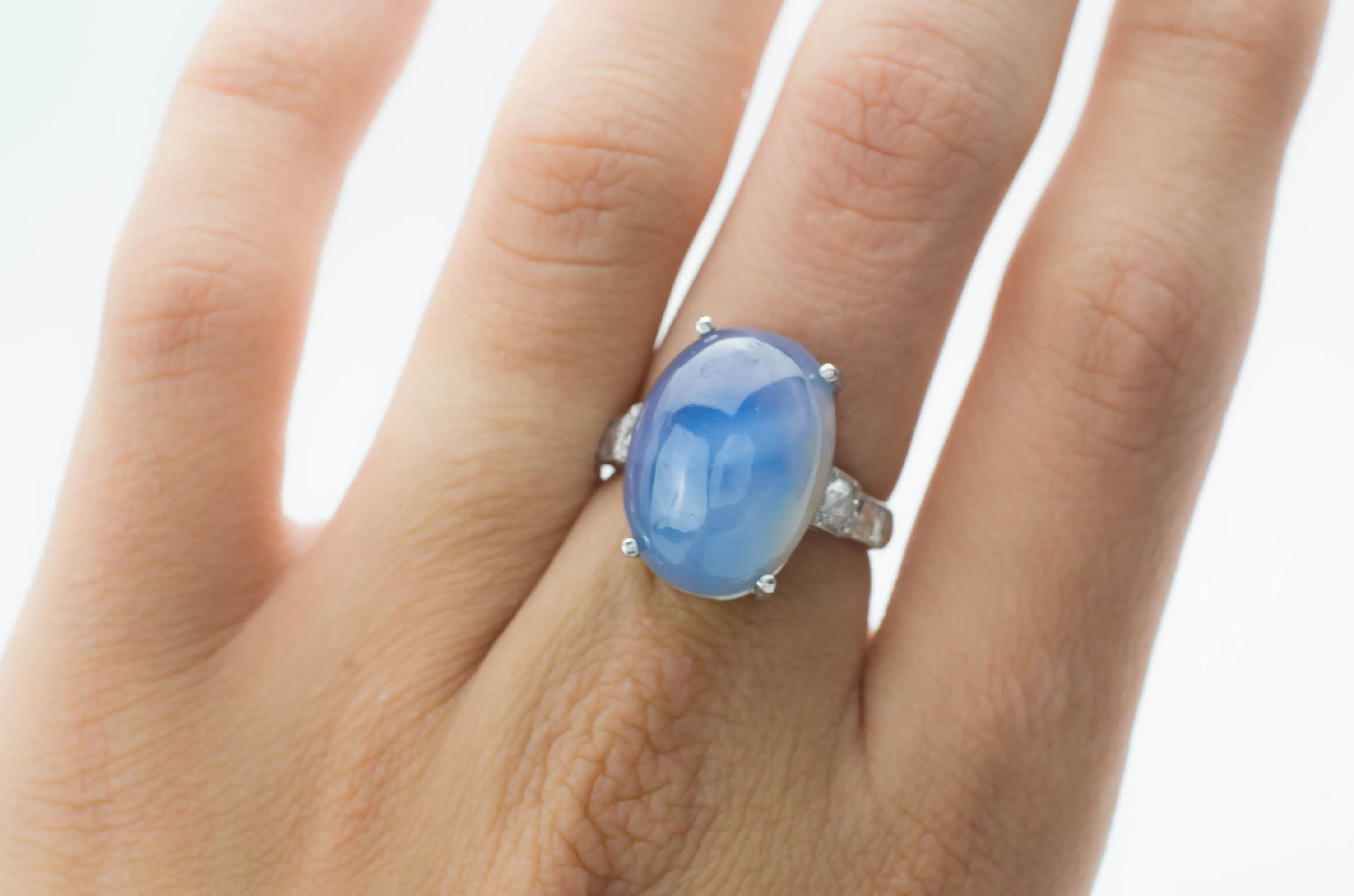 21CT STAR SAPPHIRE RING IN PLATINUM