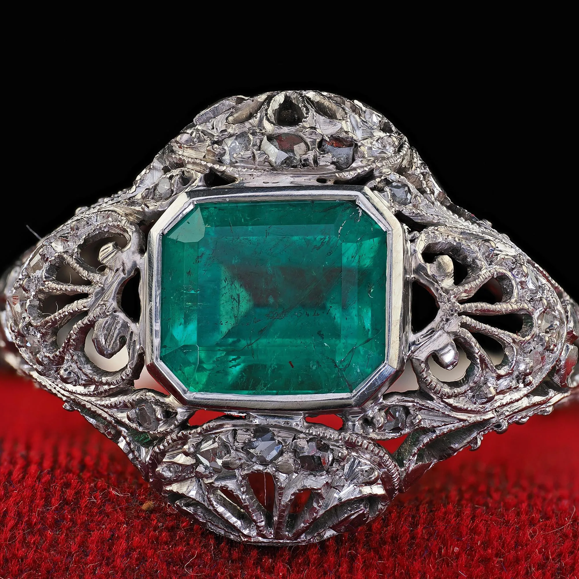 Antique Edwardian Platinum Colombian Emerald Diamond Filigree Engagement Ring