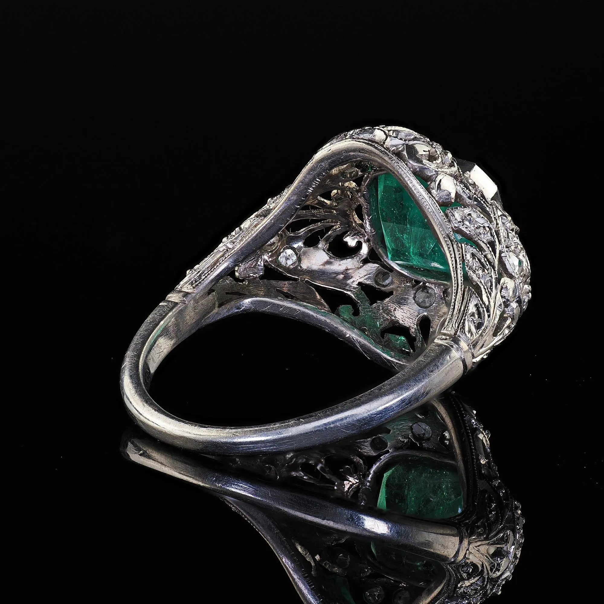 Antique Edwardian Platinum Colombian Emerald Diamond Filigree Engagement Ring