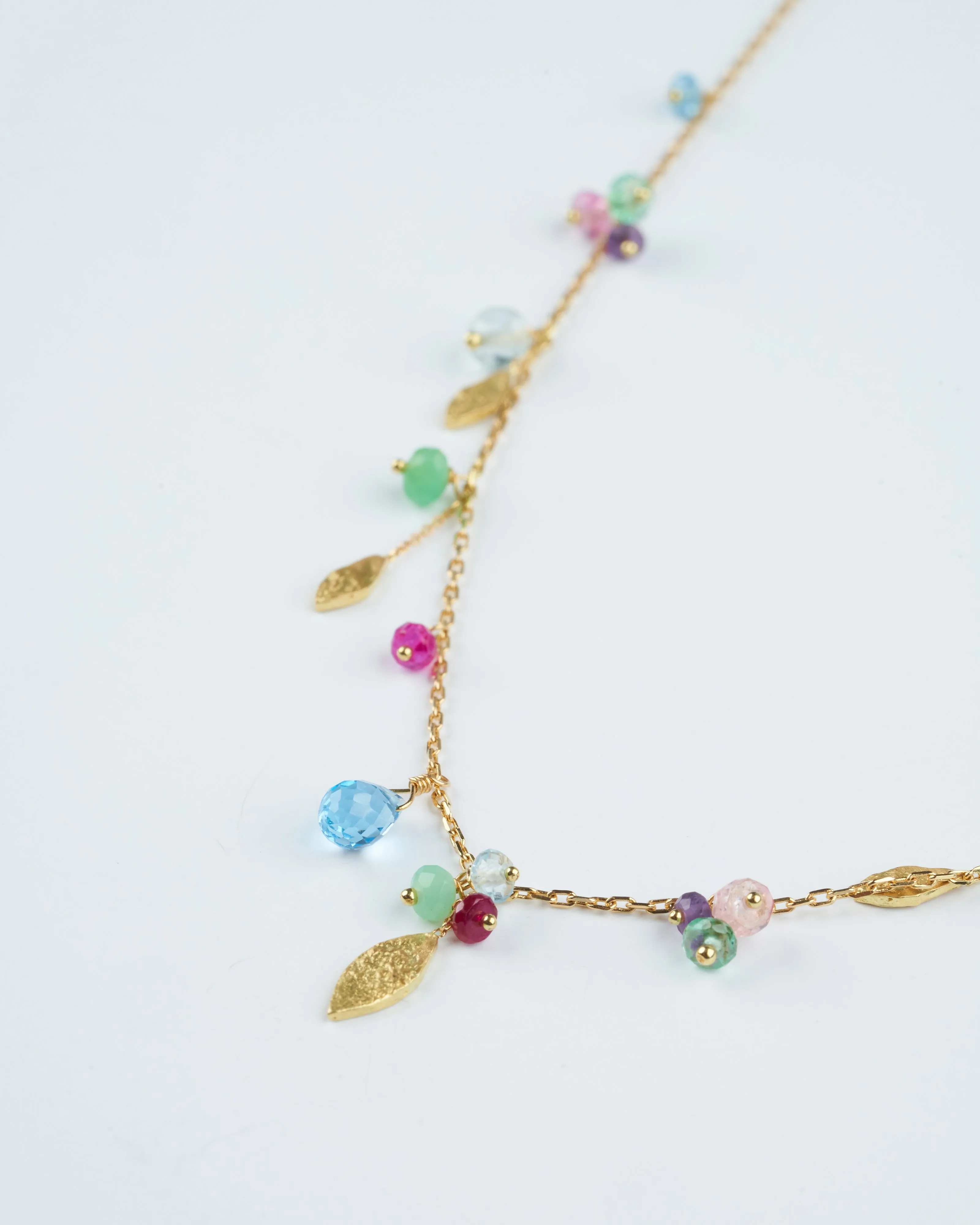 beaded necklace with gold leaves - gold