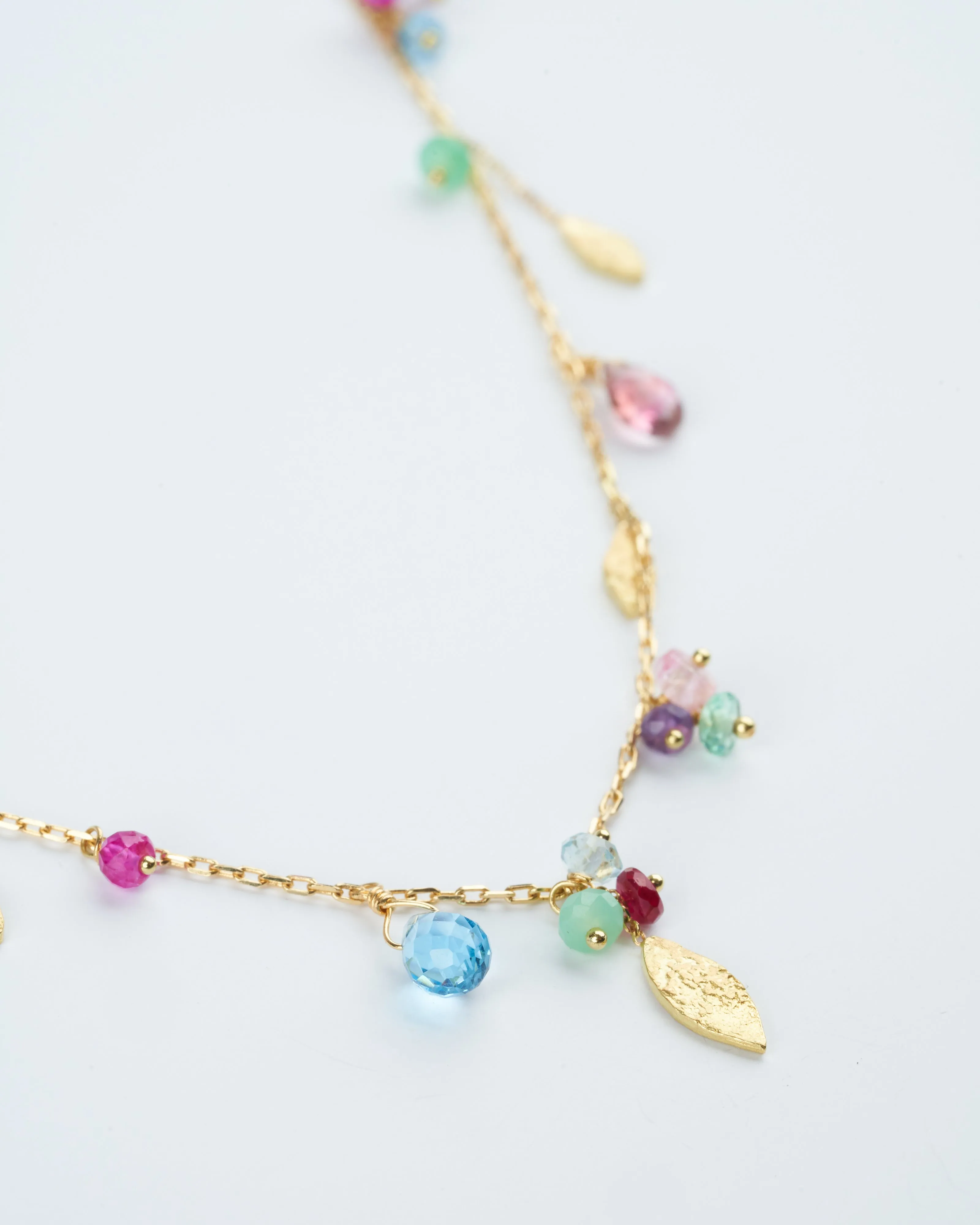 beaded necklace with gold leaves - gold
