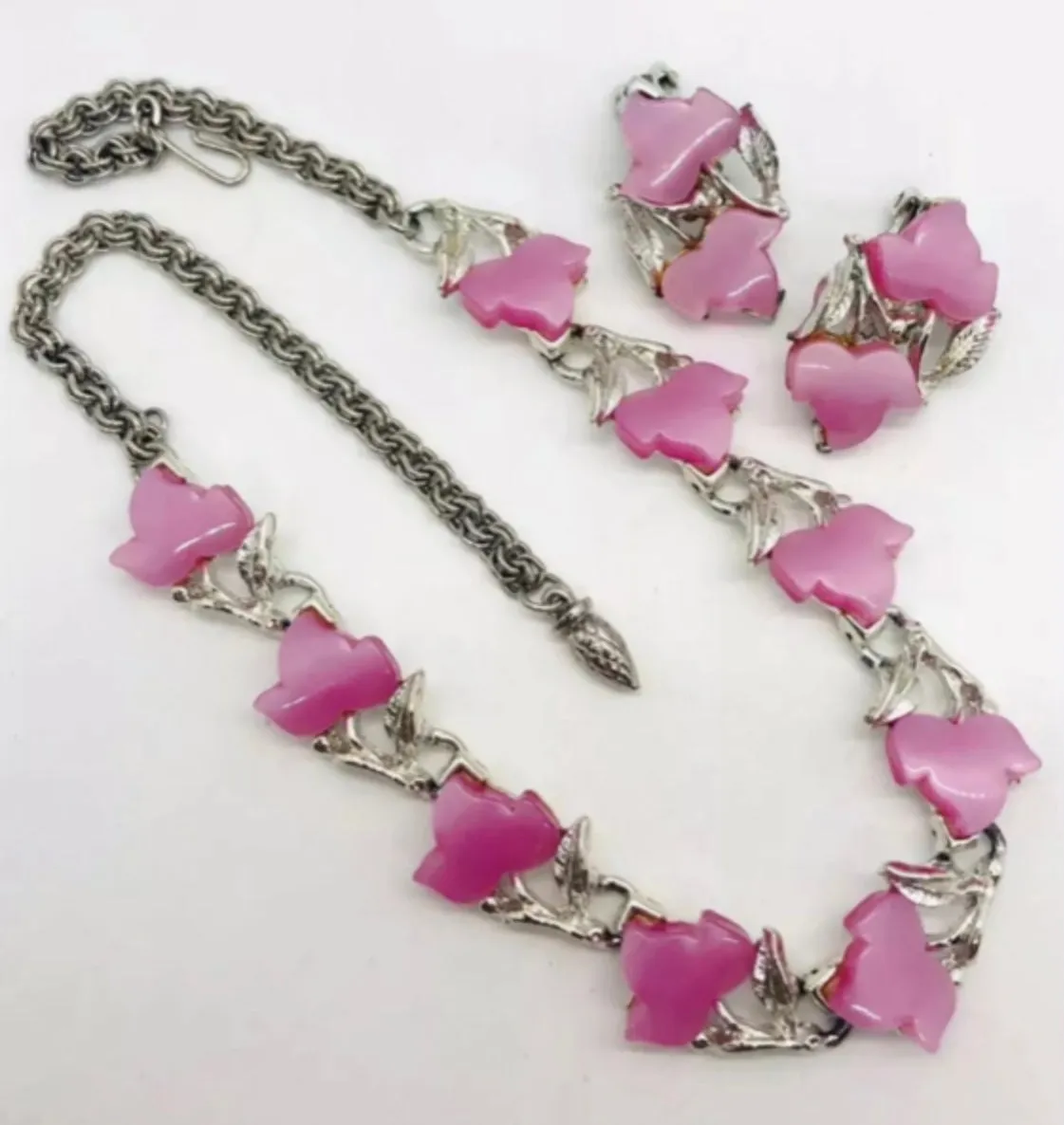 Beautiful Lucite Ivy Set
