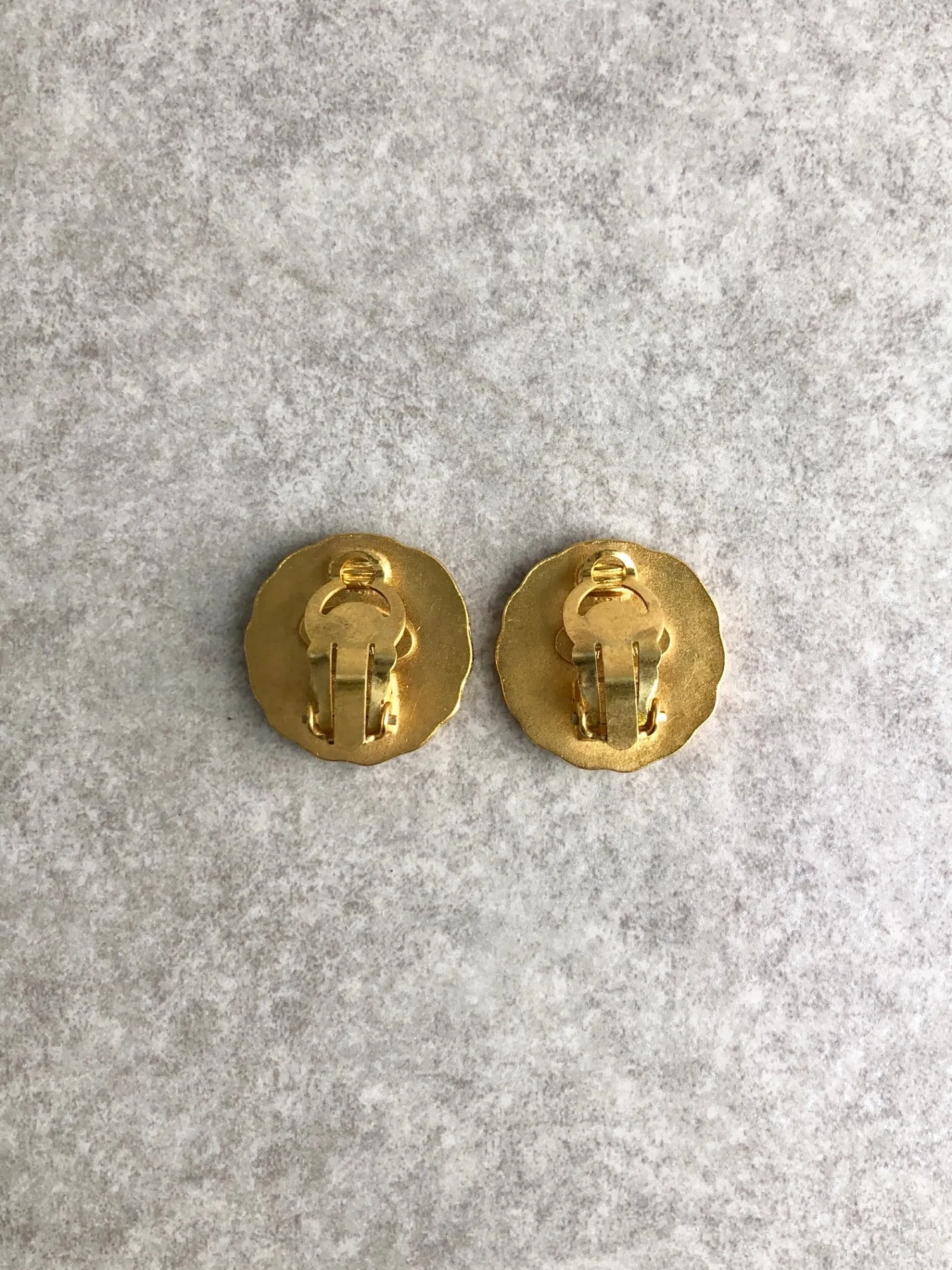 CHANEL Coco Mark   Earrings Gold Vintage   z3j67k