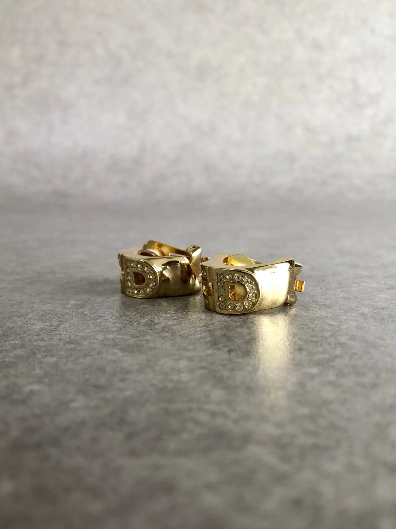 Christian Dior CD Logo Rhinestone Earrings Gold Vintage iu7irr