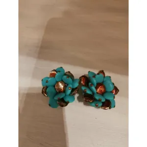 Clip earrings