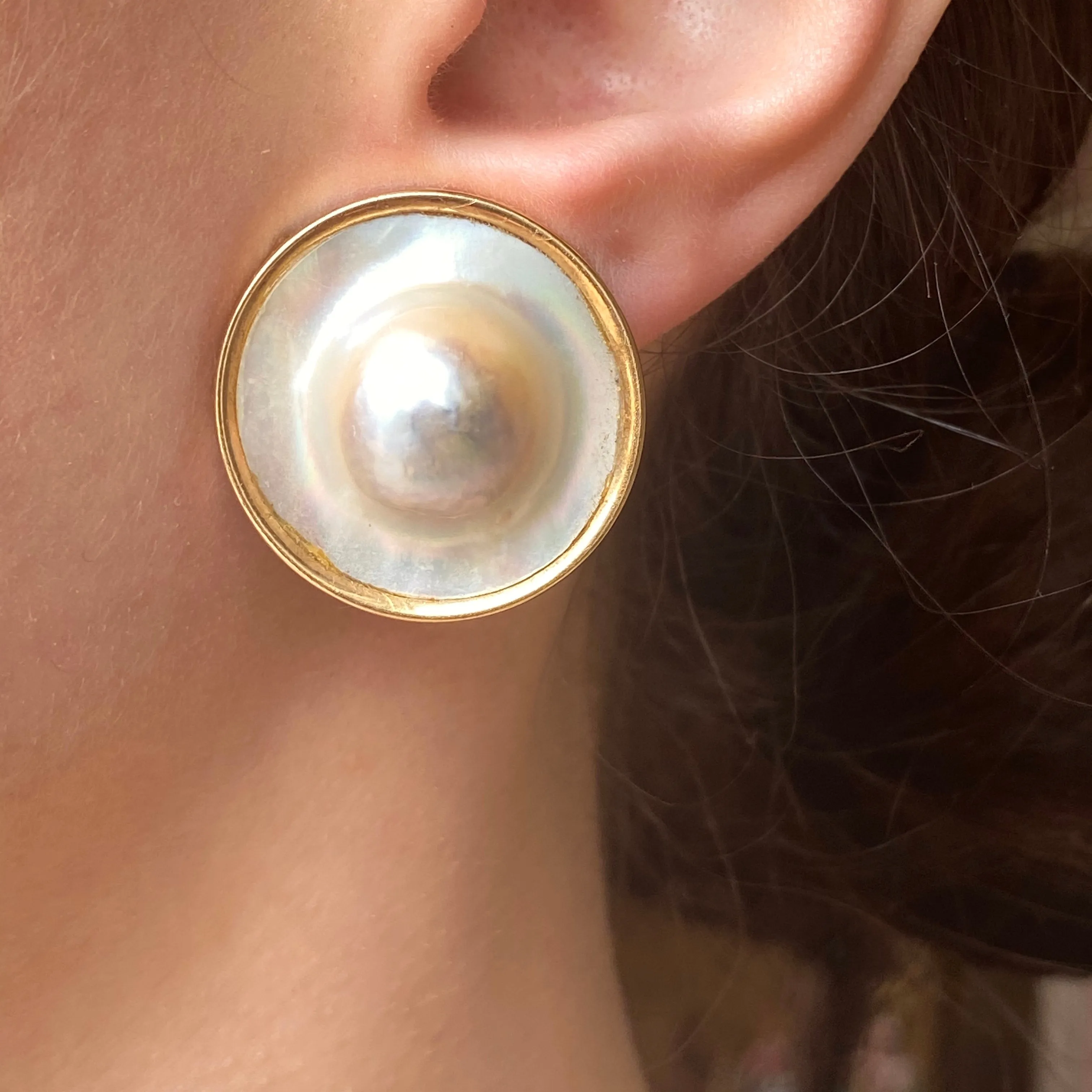 Estate 14KT Yellow Gold Blister Mabe Pink Pearl Clip-On Round Earrings