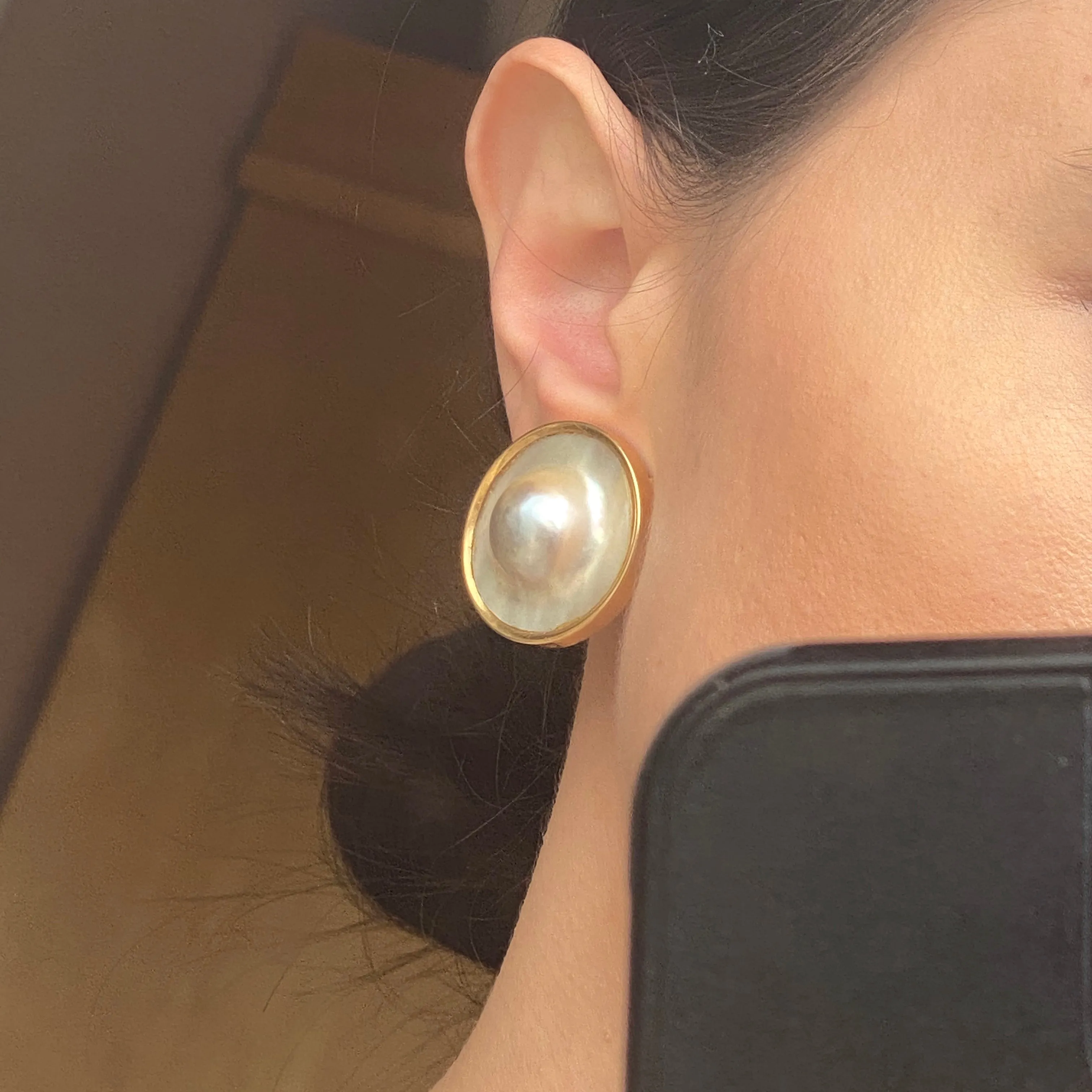 Estate 14KT Yellow Gold Blister Mabe Pink Pearl Clip-On Round Earrings