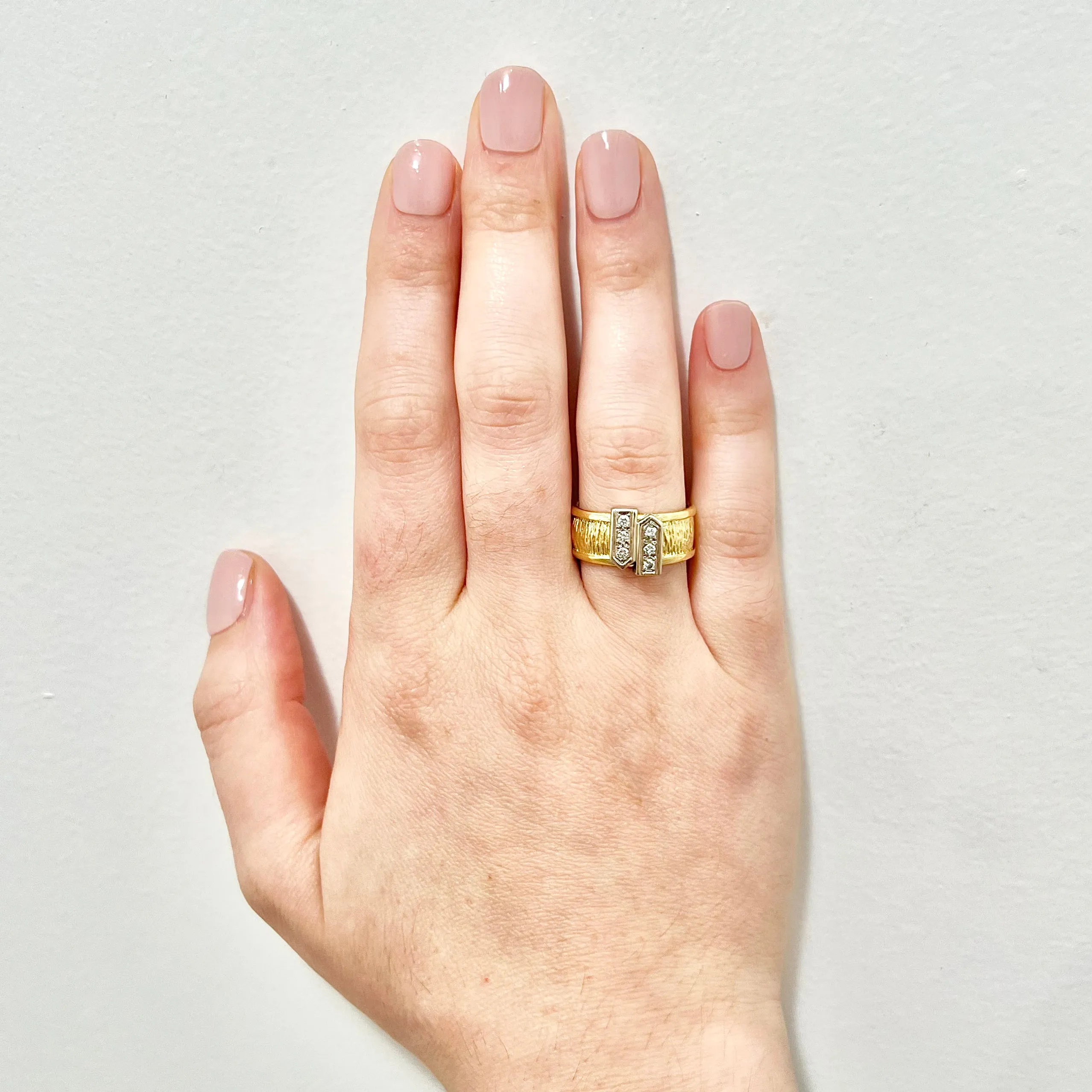 Fine Vintage 18 Karat Two-Tone Gold Diamond Band Ring