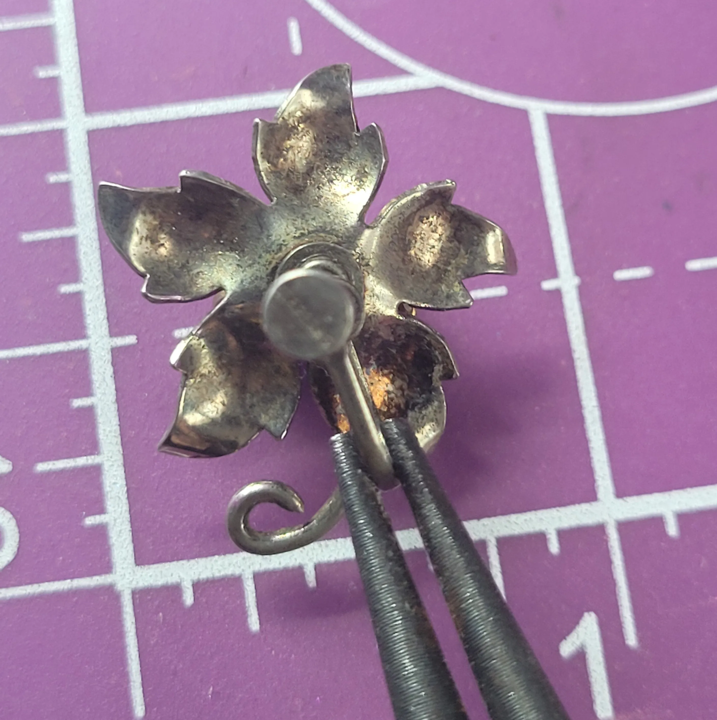 Green rhinestone antique sterling silver screw back flower earrings