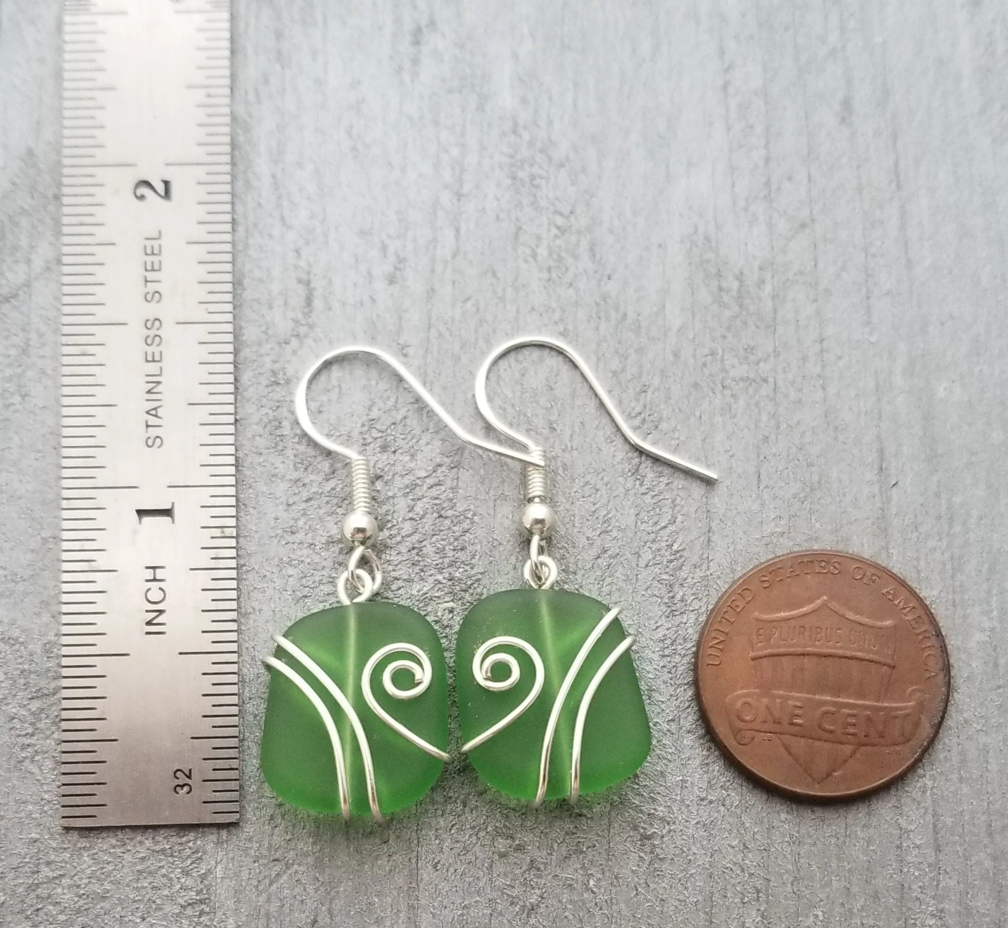 Hawaiian Jewelry Sea Glass Earrings, Wire Emerald Earrings Green Earrings, Sea Glass Jewelry Beach Jewelry(May Birthstone Jewelry For Women)