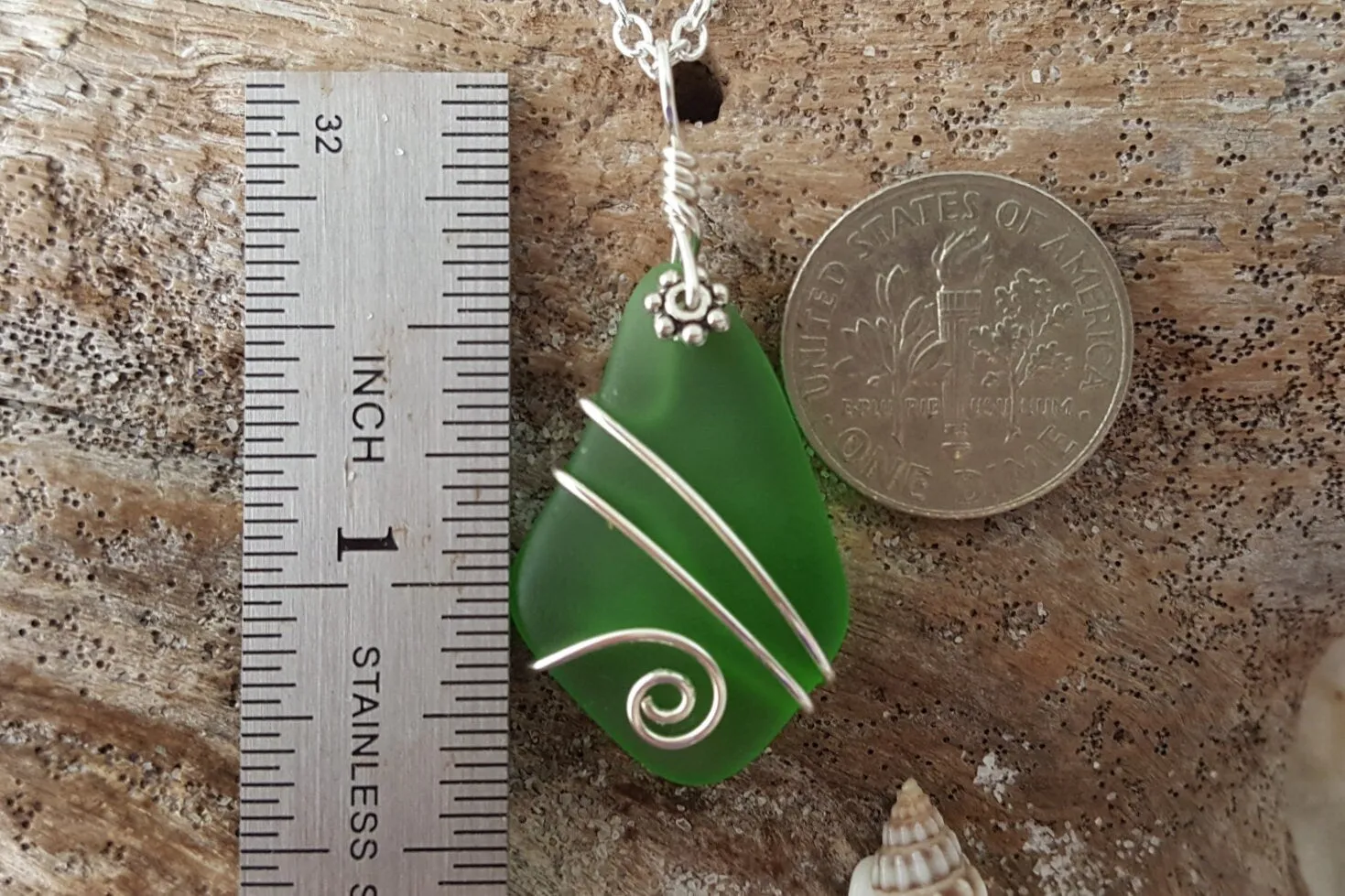 Hawaiian Jewelry Sea Glass Necklace, Wire Emerald Necklace Green Necklace, Sea Glass Jewelry Beachy Birthday Gift (May Birthstone Jewelry)