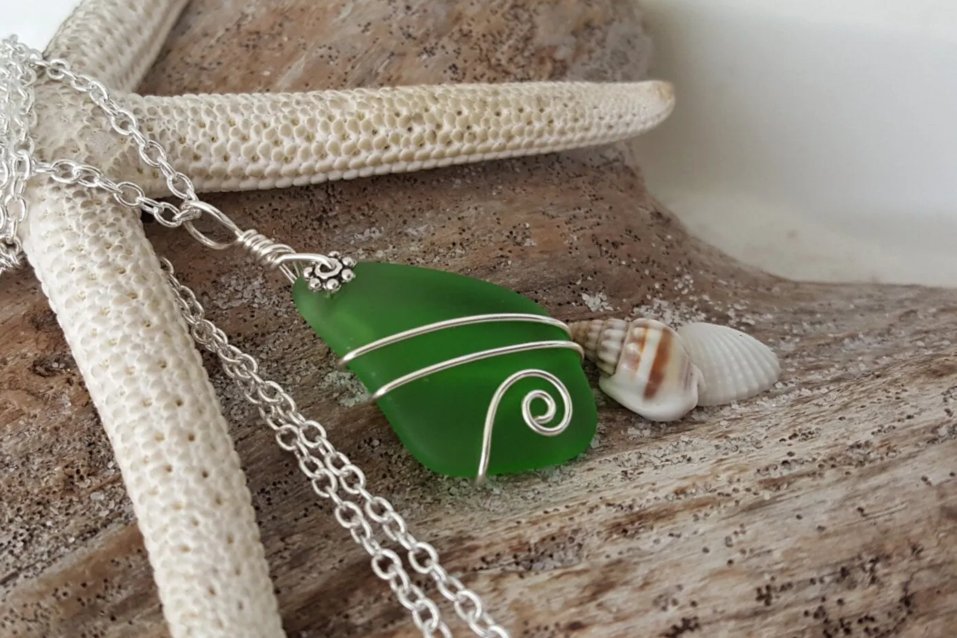 Hawaiian Jewelry Sea Glass Necklace, Wire Emerald Necklace Green Necklace, Sea Glass Jewelry Beachy Birthday Gift (May Birthstone Jewelry)