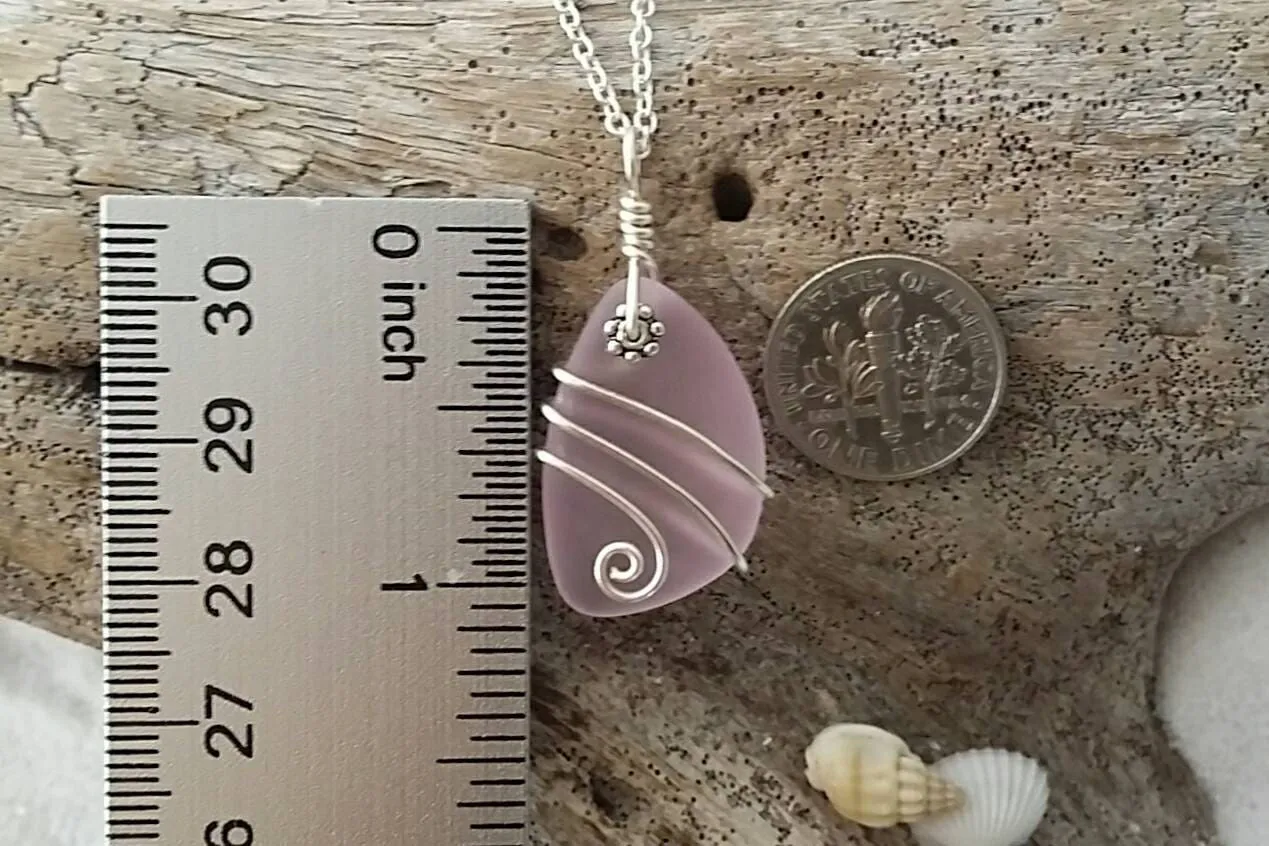 Hawaiian Jewelry Sea Glass Necklace, Wire Pink Necklace, Unique Beach Sea Glass Jewelry Birthday Gift (October Birthstone Jewelry For Women)