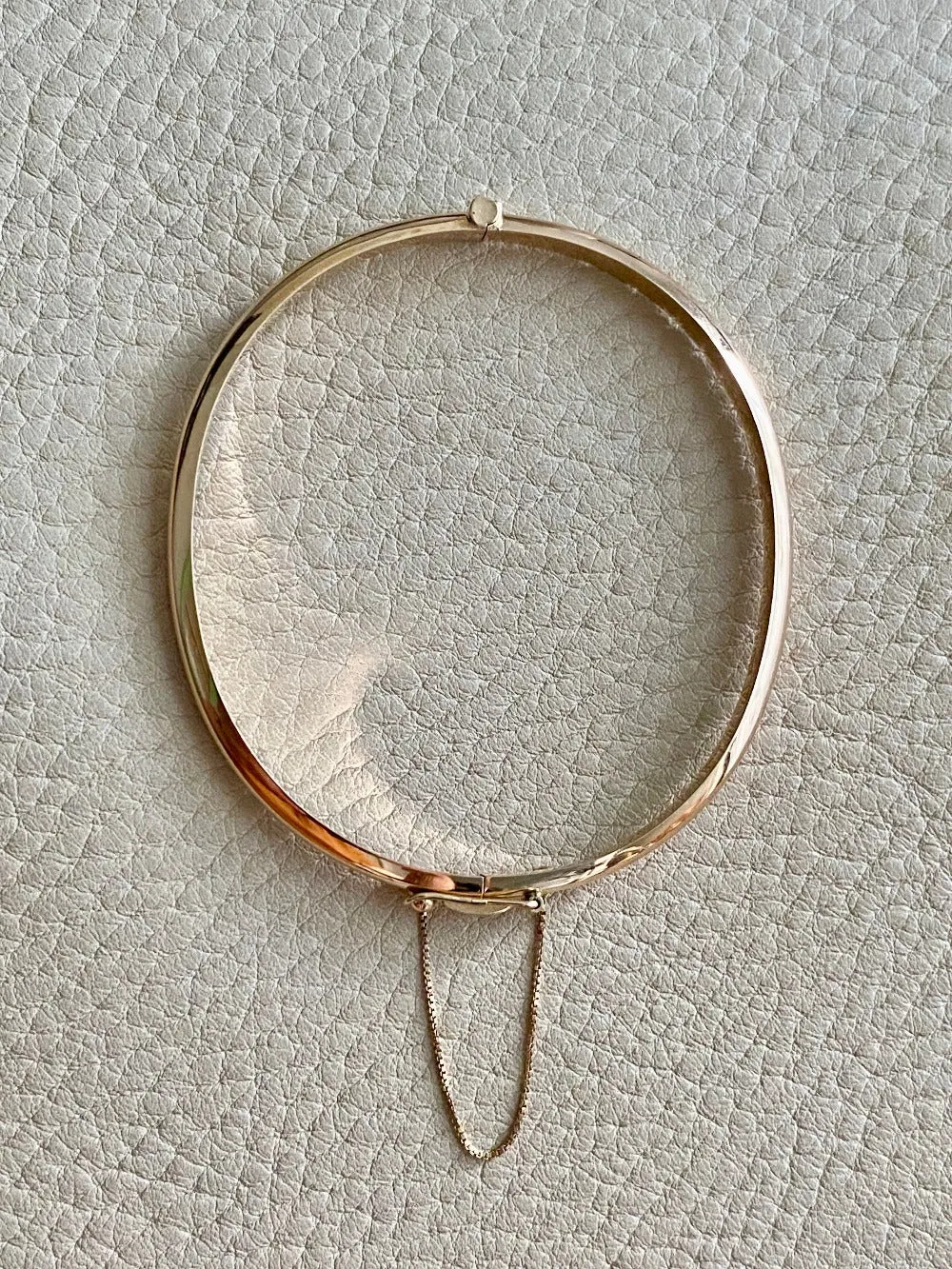 Immaculate! 1994 Finnish vintage 14k gold hinged bangle bracelet