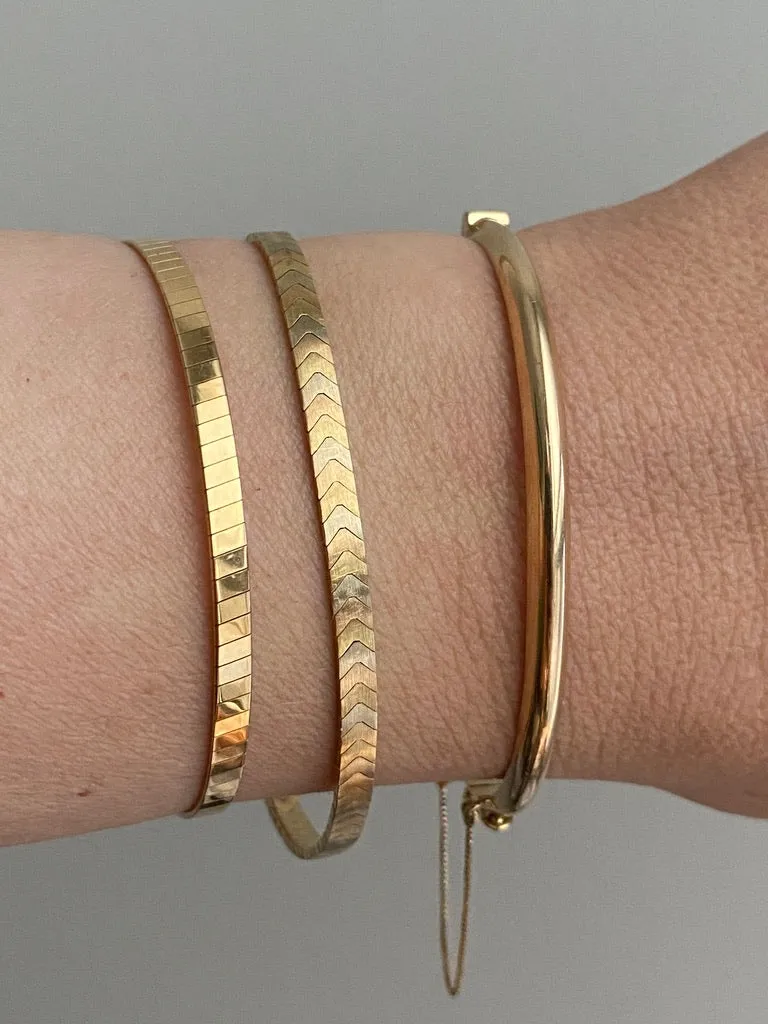 Immaculate! 1994 Finnish vintage 14k gold hinged bangle bracelet