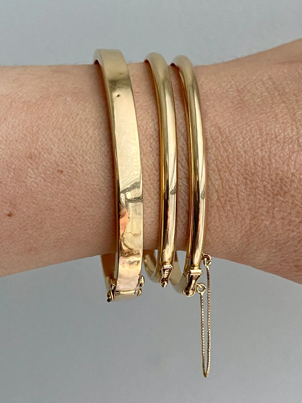 Immaculate! 1994 Finnish vintage 14k gold hinged bangle bracelet