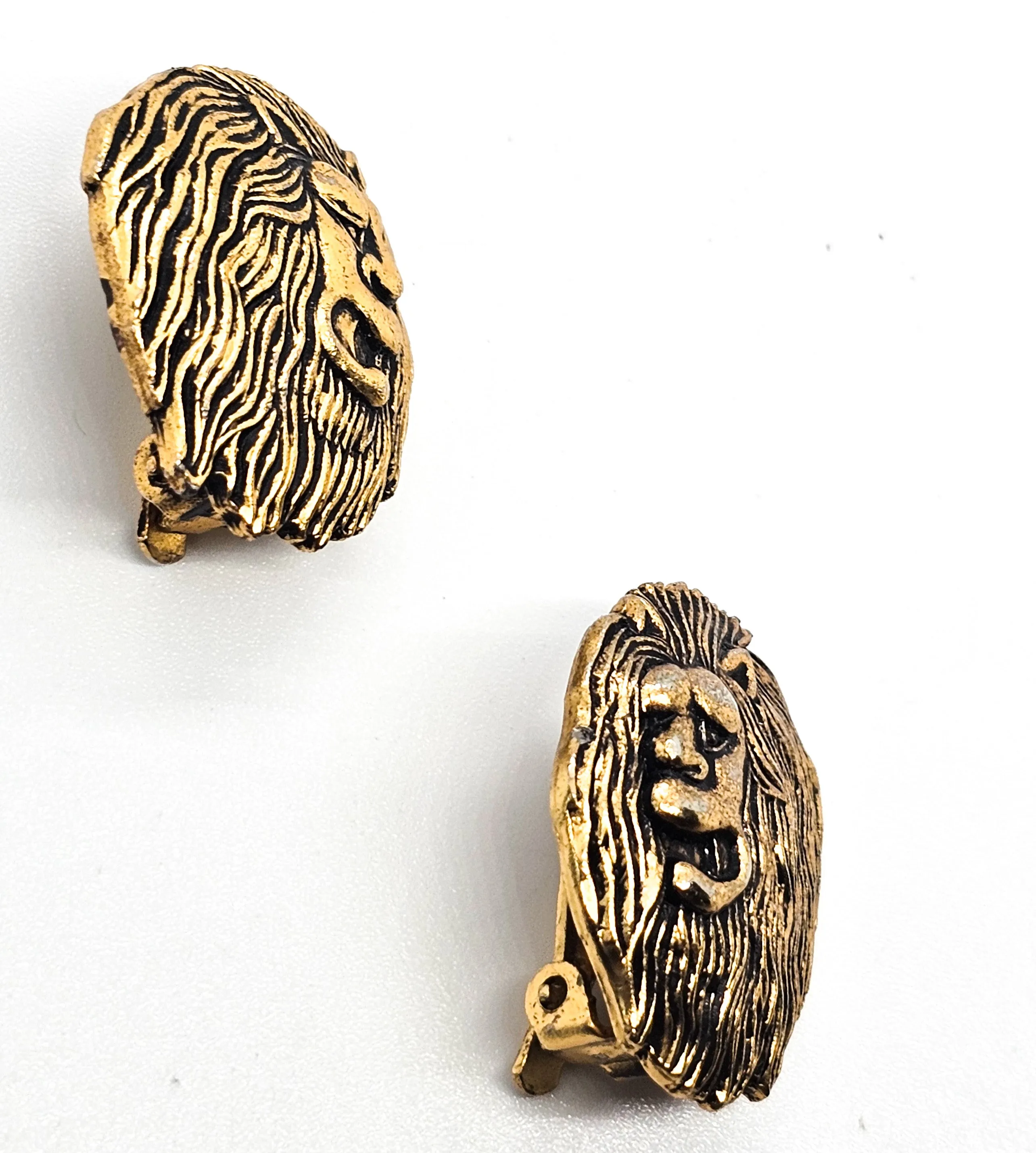 Lion head gold toned vintage figural zoo African animal vintage clip on earrings