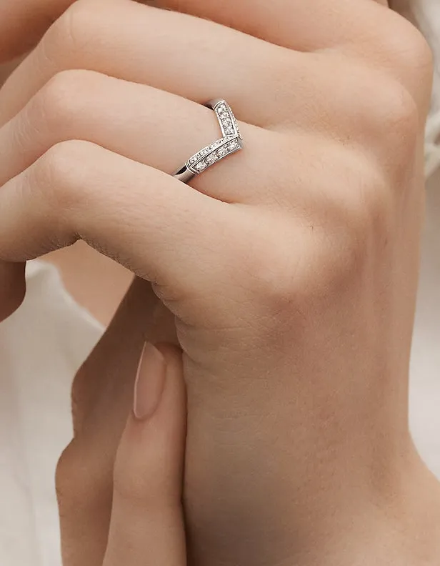 Louis Vuitton Diamonds Pavé V Ring sz 53/ 6.5