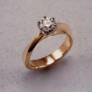 Möbius Solstice Solitaire Ring