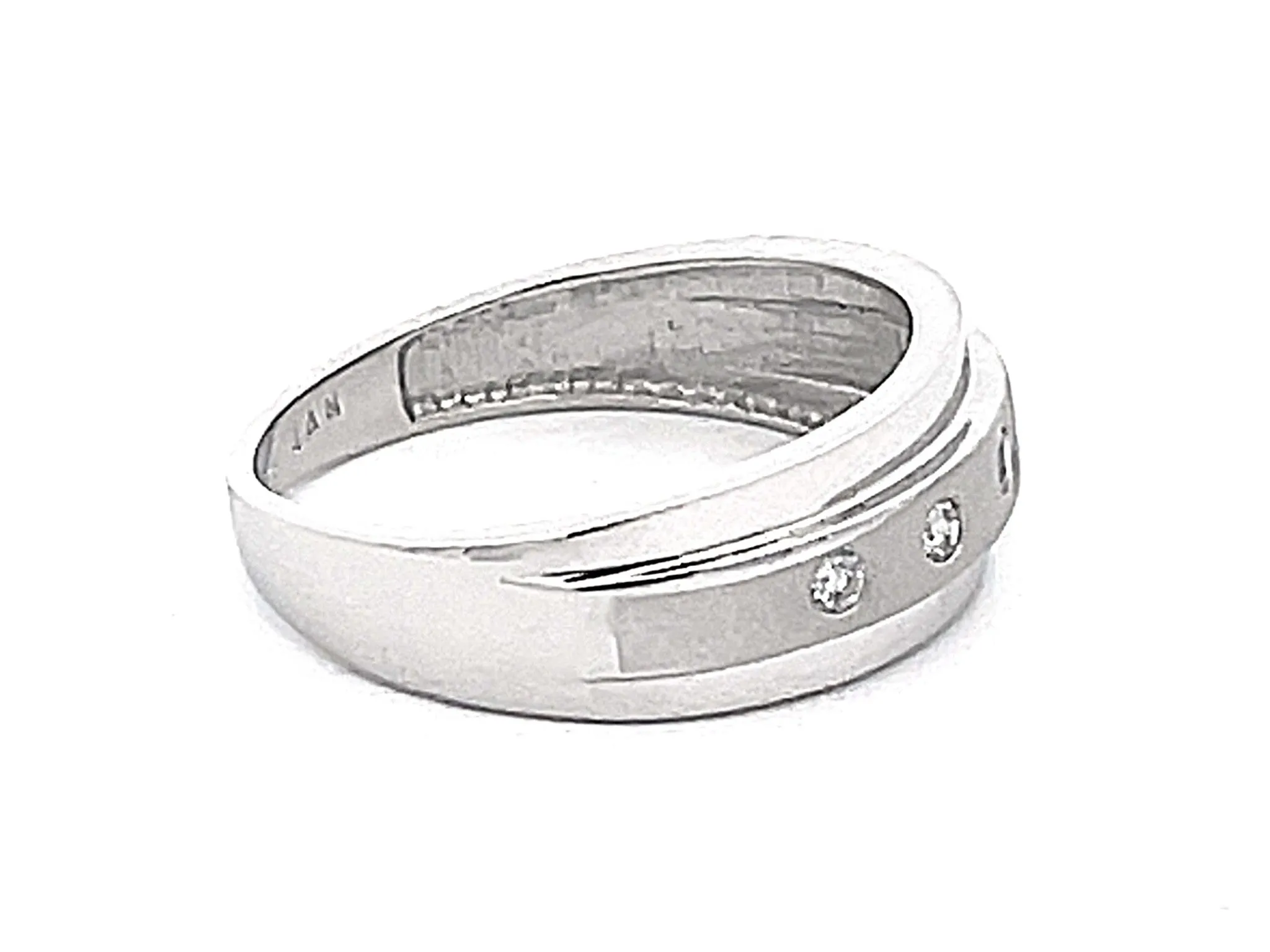 Mens 5 Brilliant Cut Diamond Satin Finish Center Band Ring in Platinum