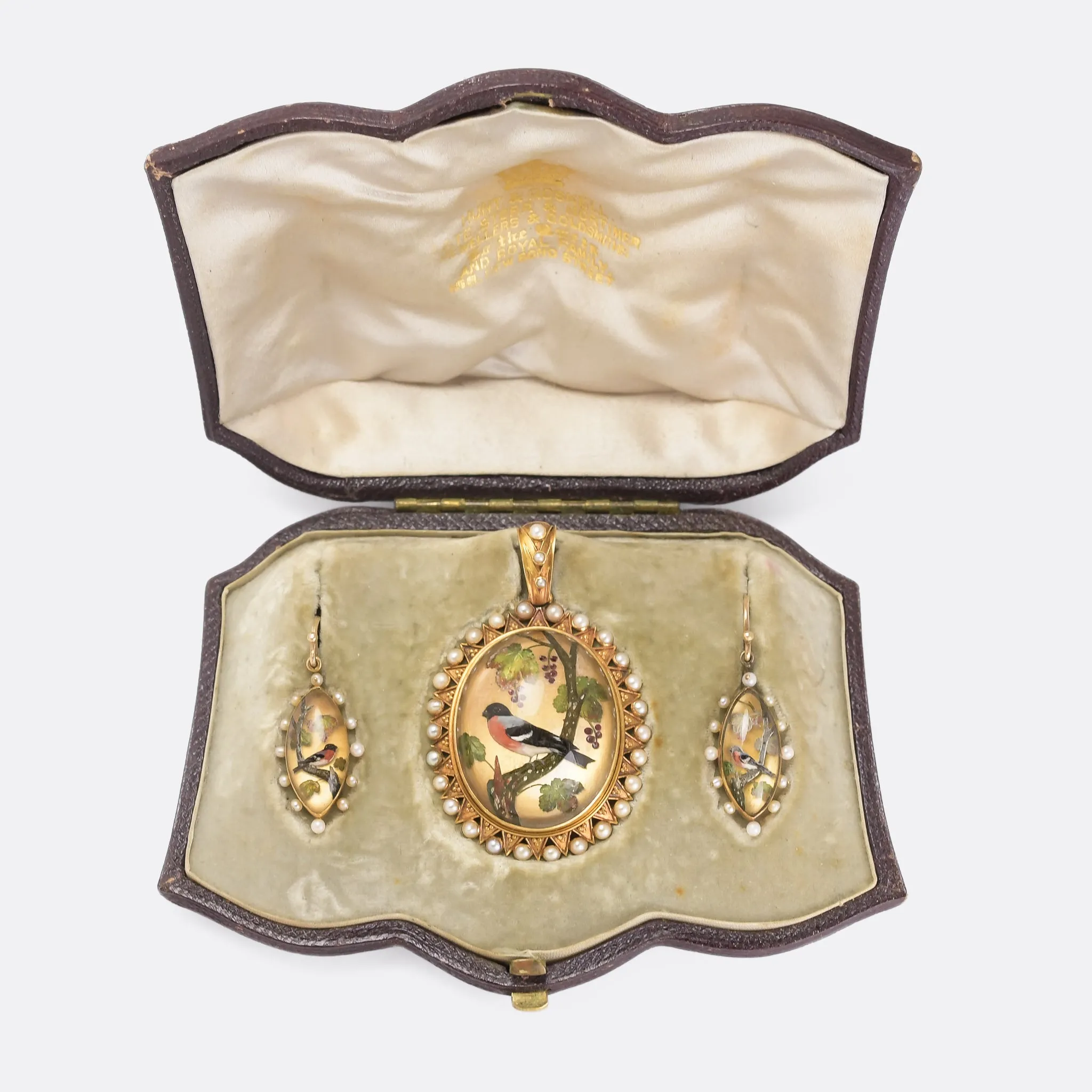 Mid-Victorian Essex Crystal "Bullfinch & Grape Vine" Suite