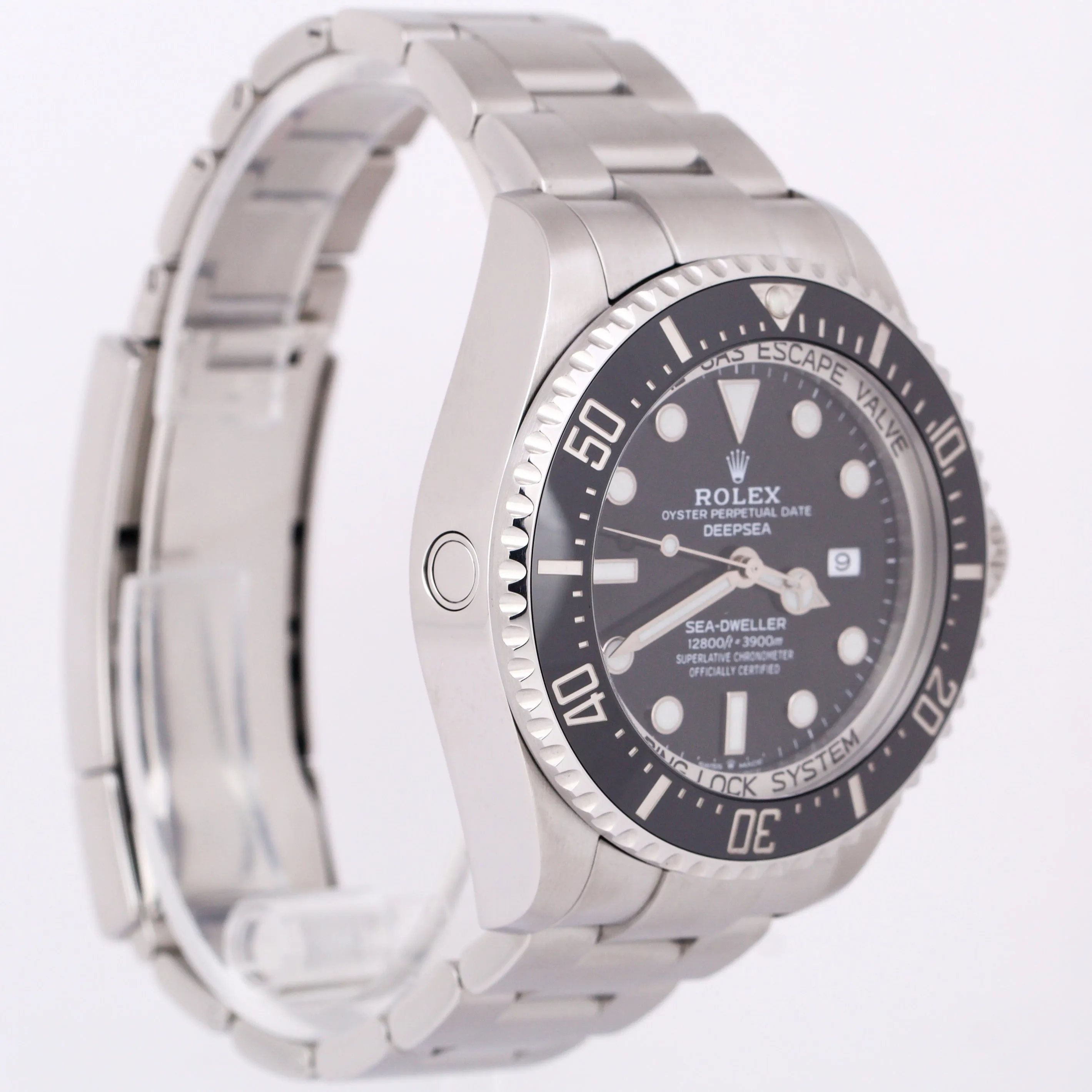 MINT 2022 Rolex Sea-Dweller Deepsea 126660 Black Stainless Steel 44mm Dive Watch