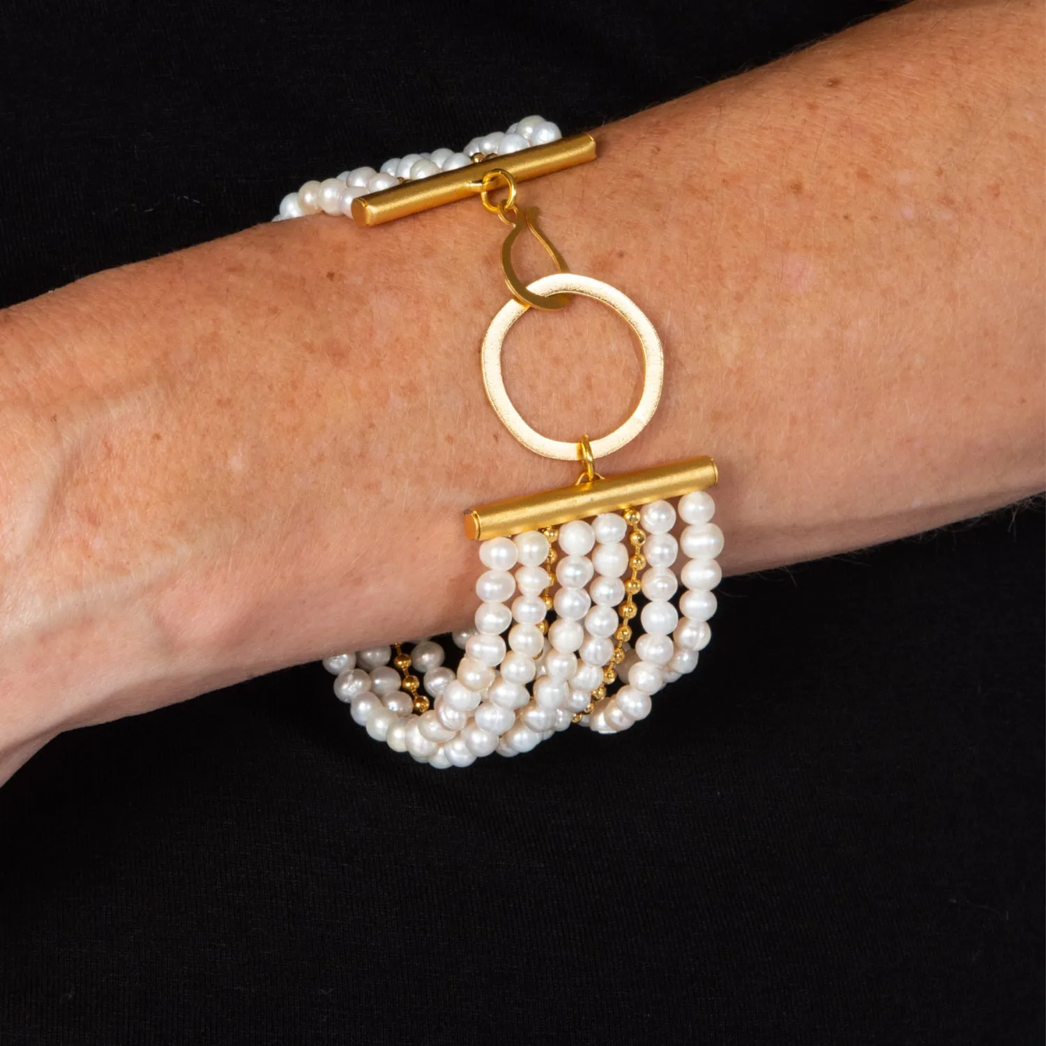 Natalia - Retro multilayer pearls & gold bracelet