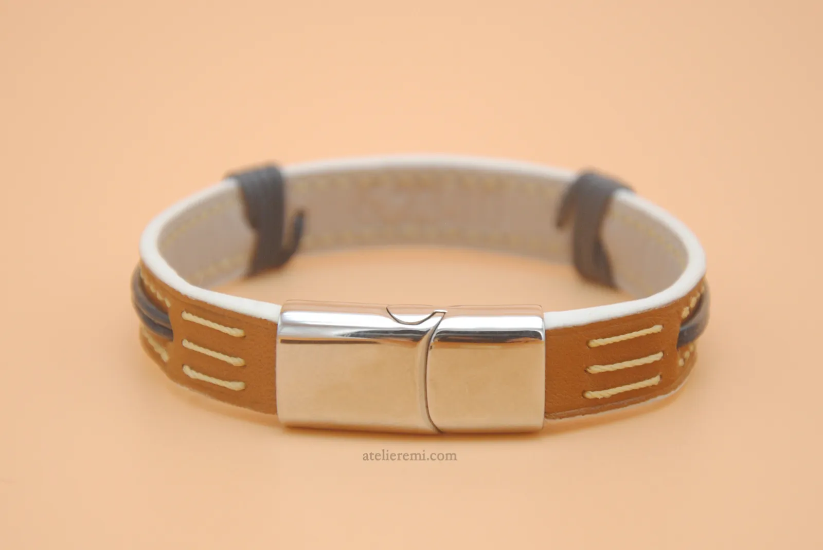 No. B02C | Grace Bracelet Set (Cowhide Lined Interior)