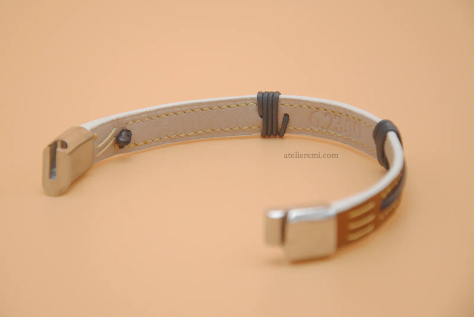 No. B02C | Grace Bracelet Set (Cowhide Lined Interior)