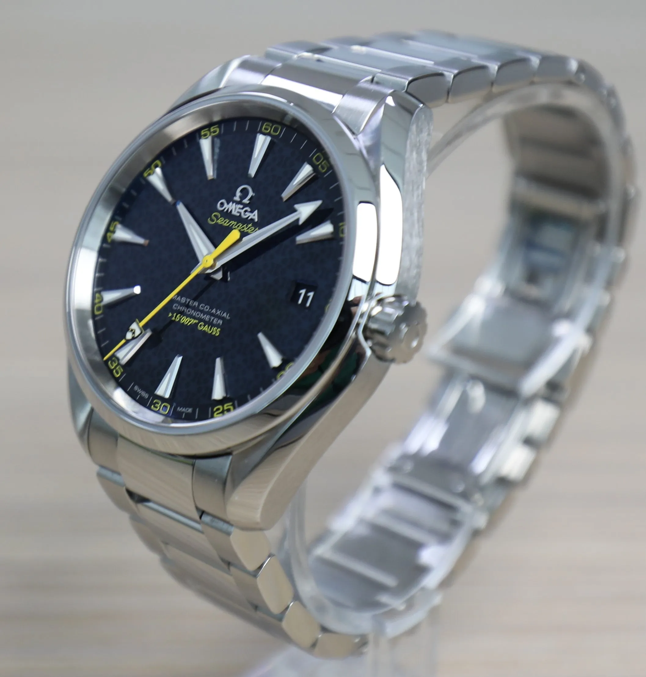 Omega Seamaster Aqua Terra – James Bond – Unworn – Limited Edition Spectre – Full Set