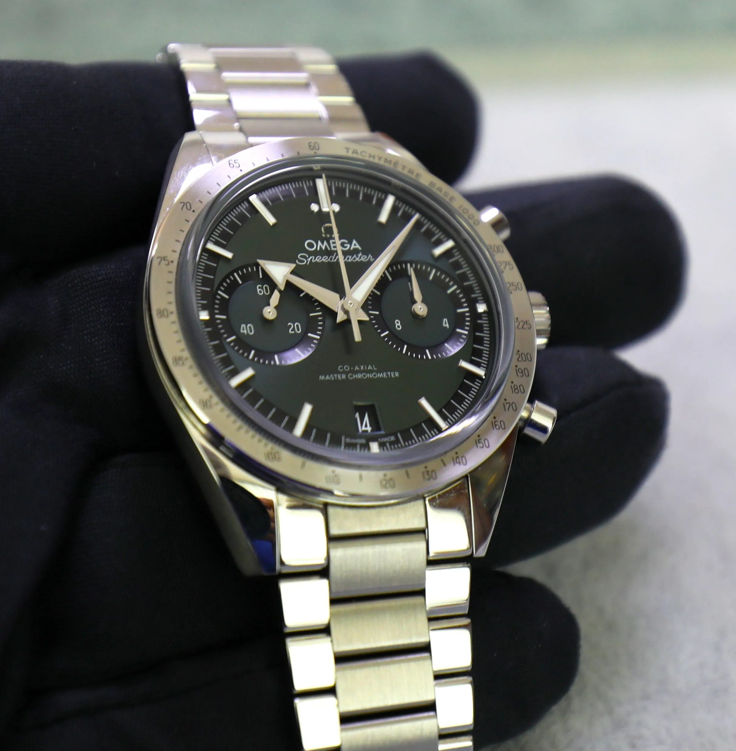 Omega Speedmaster Broad Arrow ’57  40mm Manual winding Green Dial