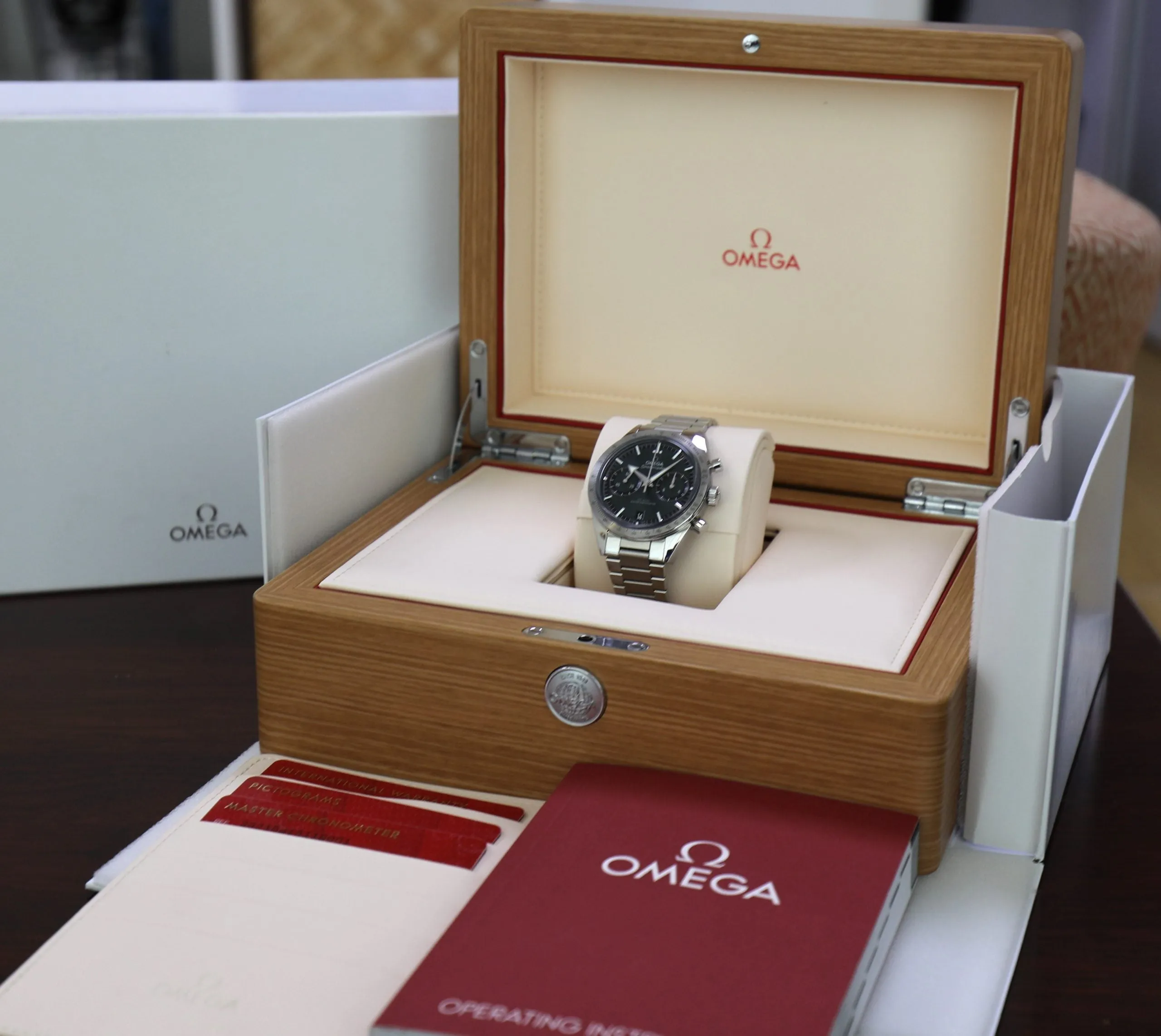 Omega Speedmaster Broad Arrow ’57  40mm Manual winding Green Dial