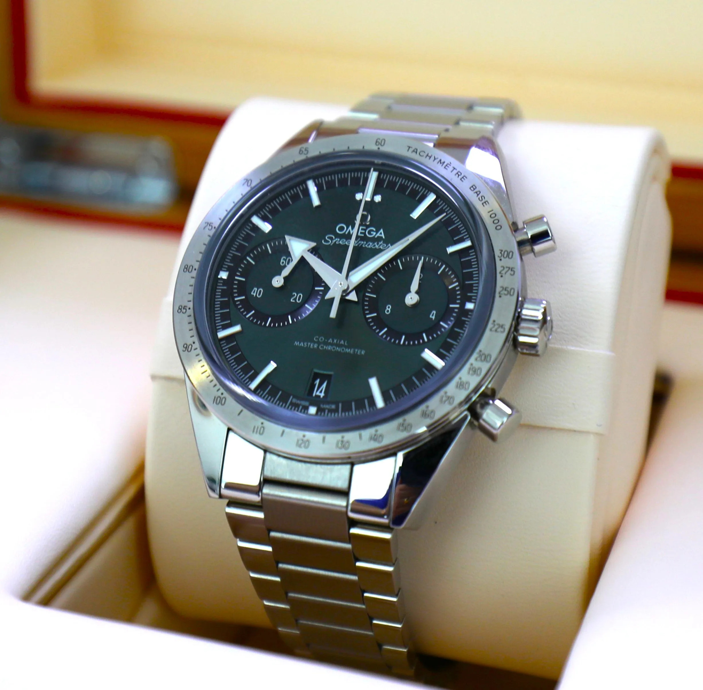 Omega Speedmaster Broad Arrow ’57  40mm Manual winding Green Dial