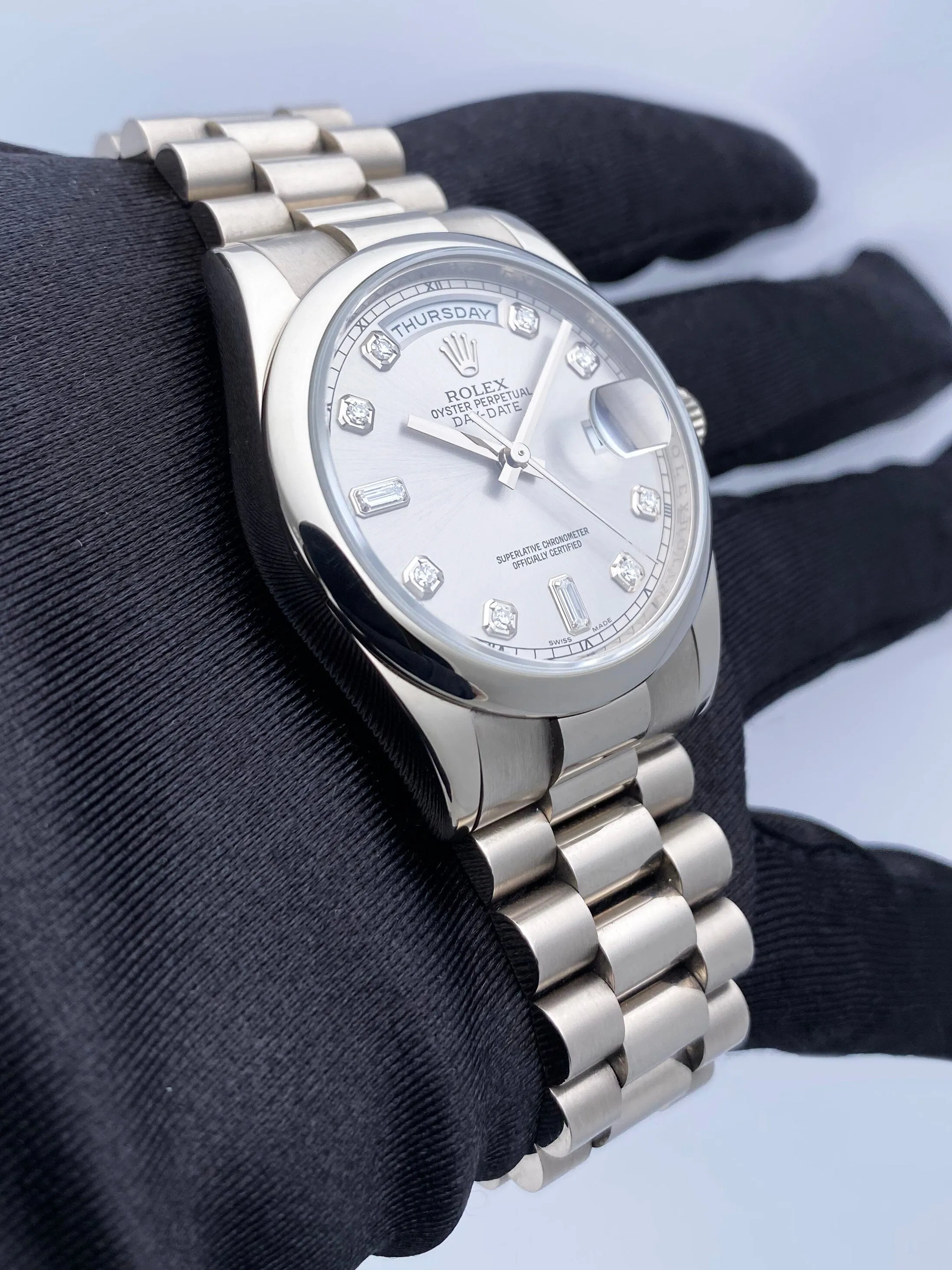 Rolex Day-Date 118209 Diamond 18K White Gold Mens Watch