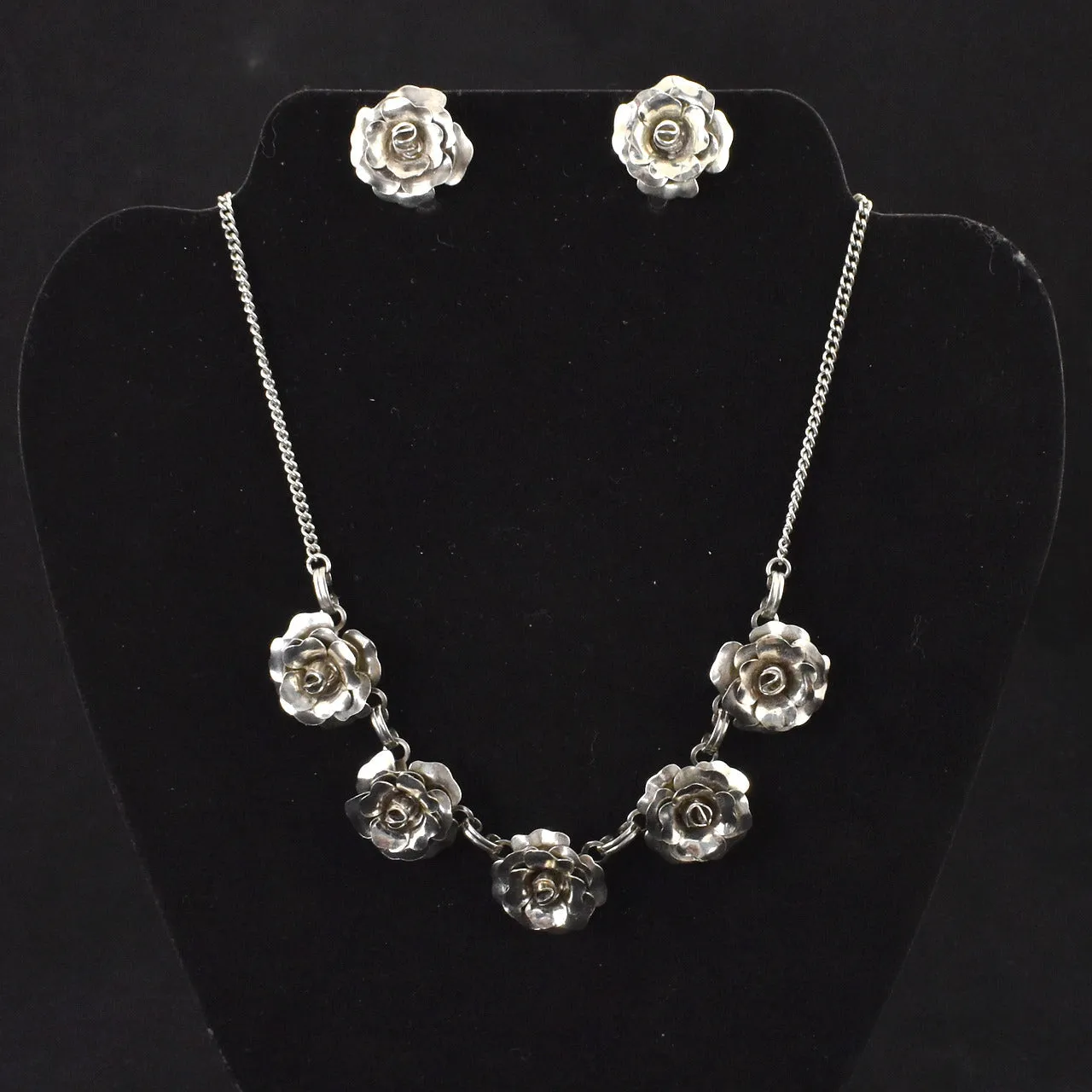 Silver Rose Necklace Set