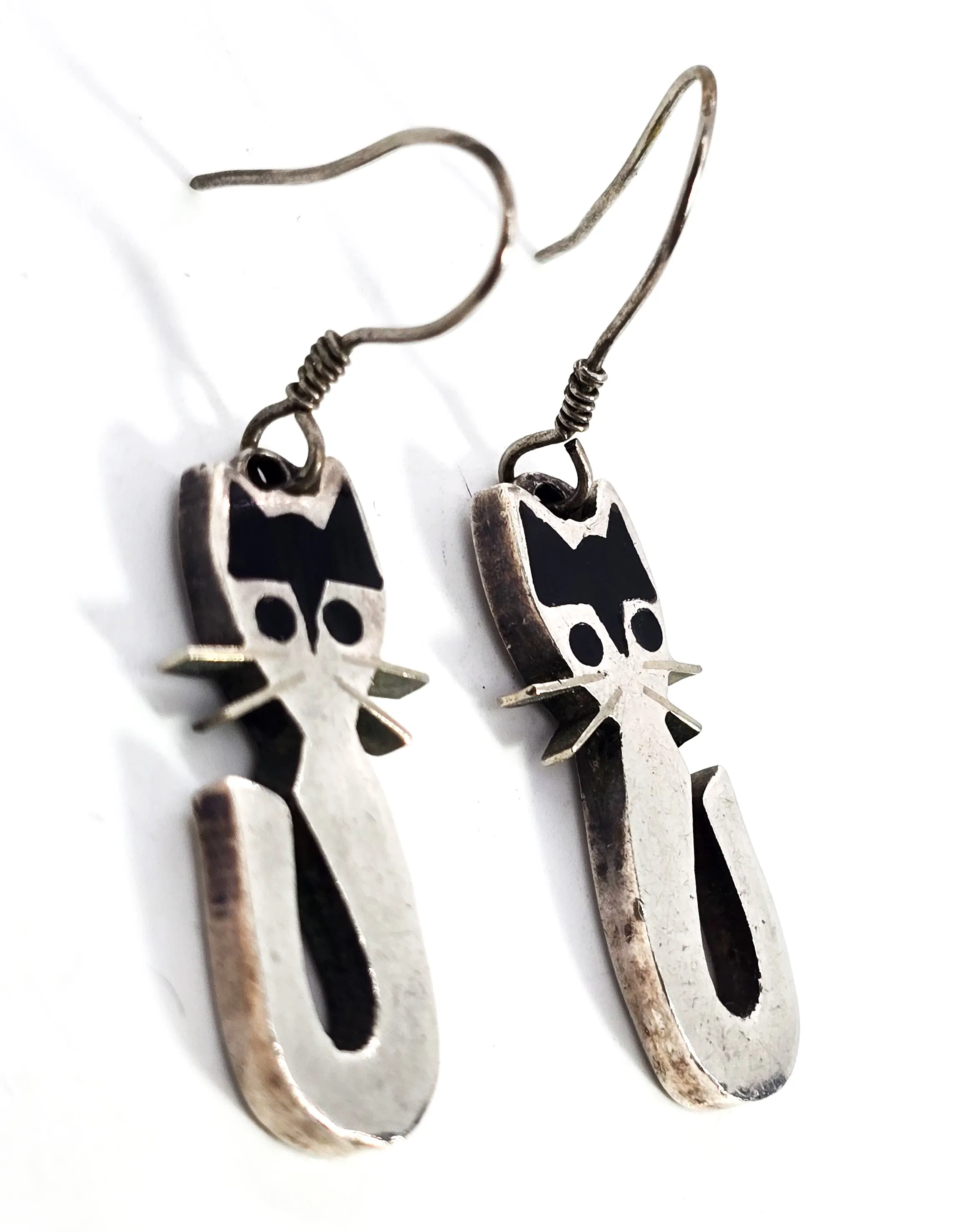 Taxco Mexico vintage cat black enamel sterling silver drop earrings