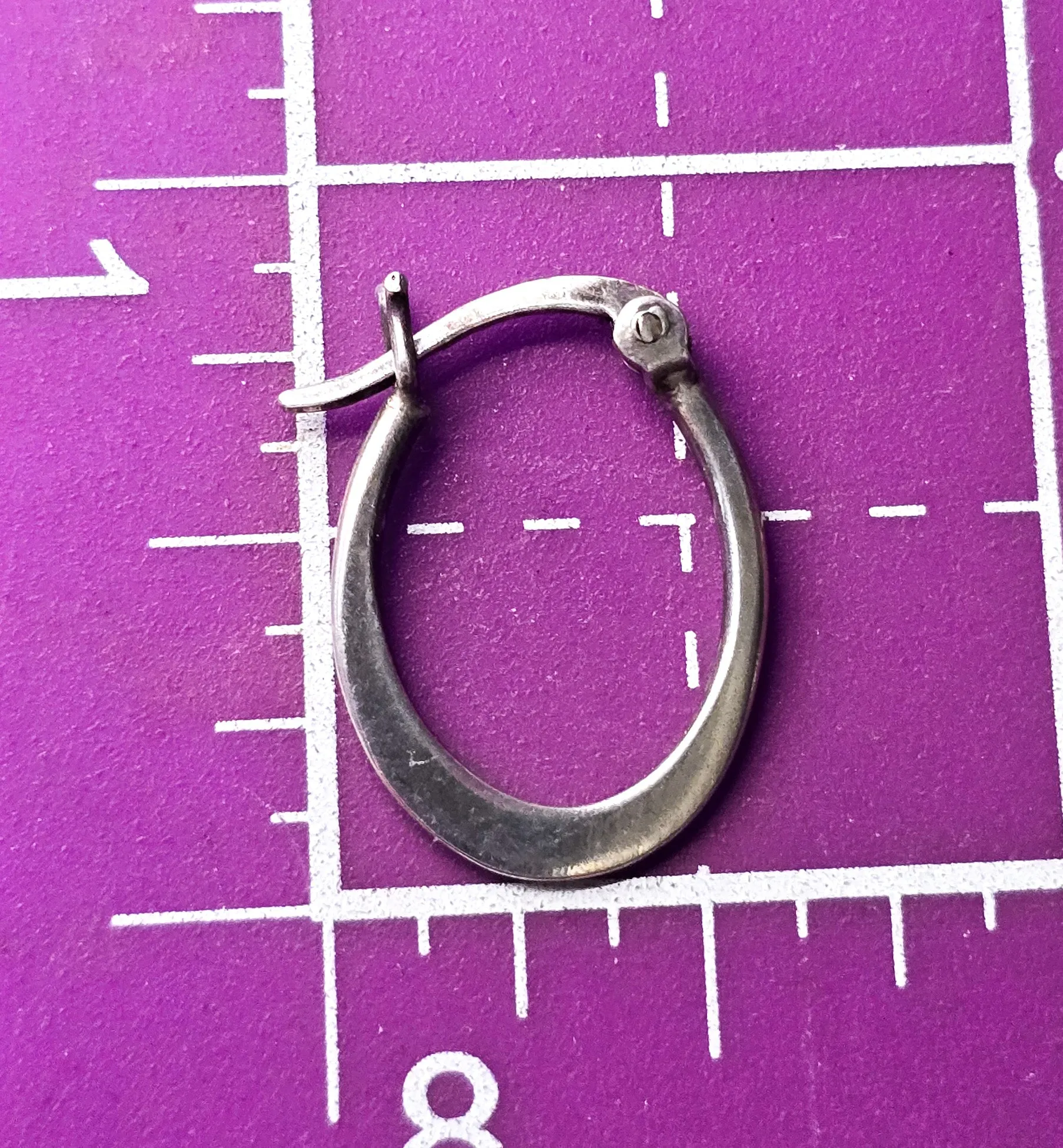 Thin flat oblong vintage sterling silver lever retro vintage hoop earrings