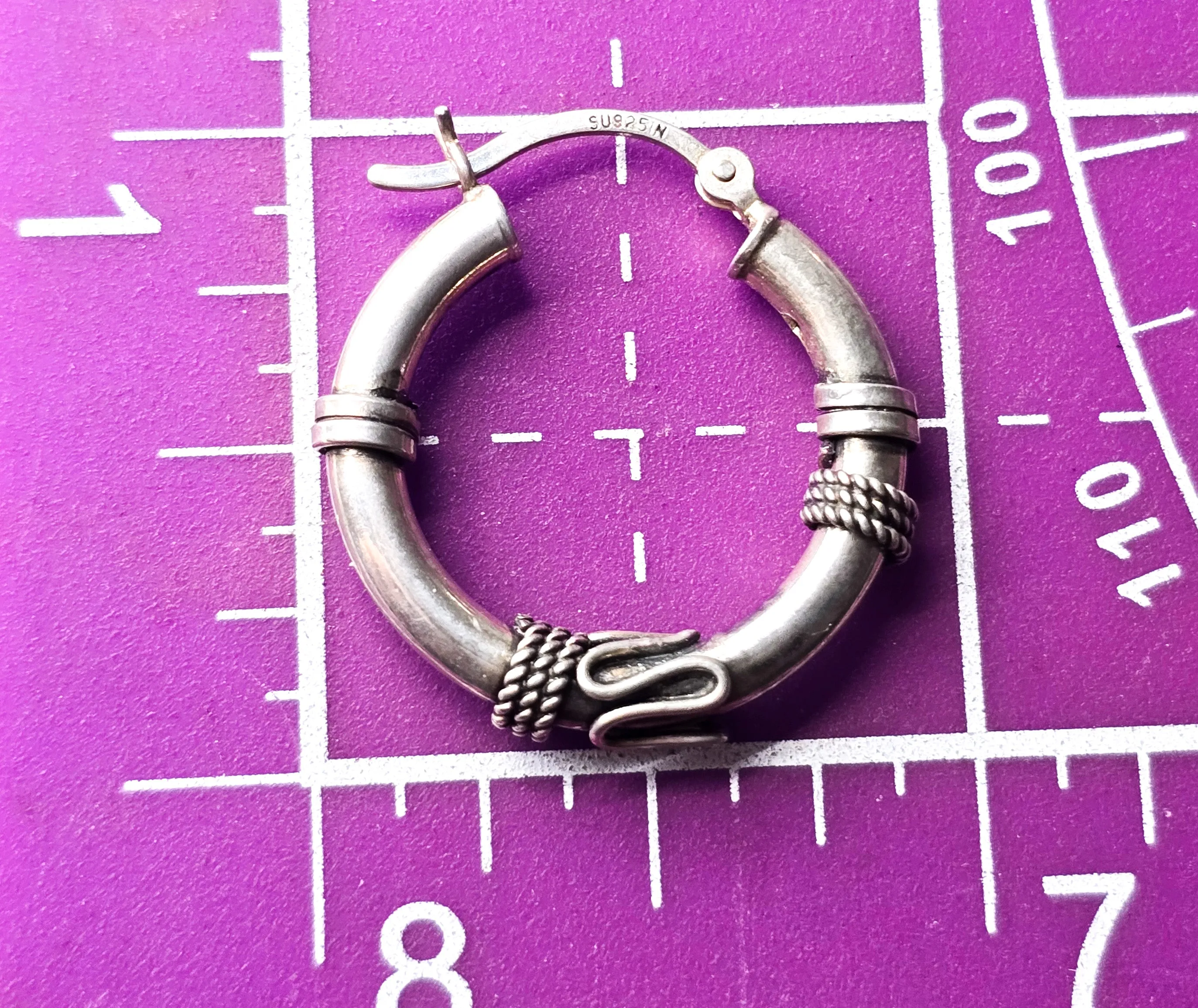 Tribal Balinese sterling silver lever back Bali SU IN vintage hoop earrings