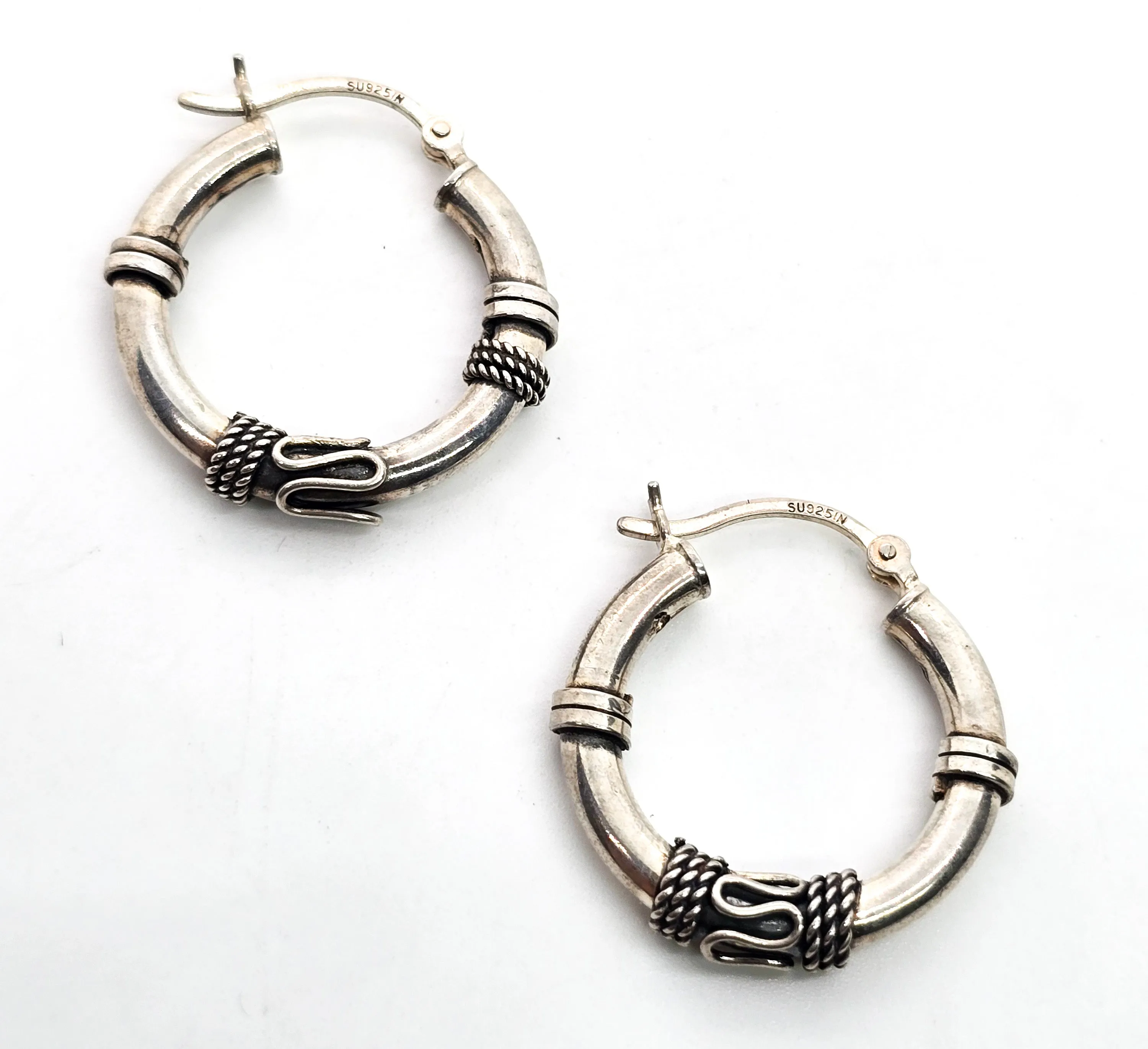 Tribal Balinese sterling silver lever back Bali SU IN vintage hoop earrings