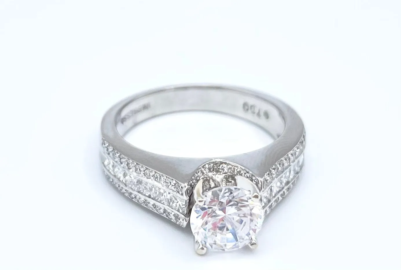 Verragio Ladies Round Center Platinum Engagement Ring