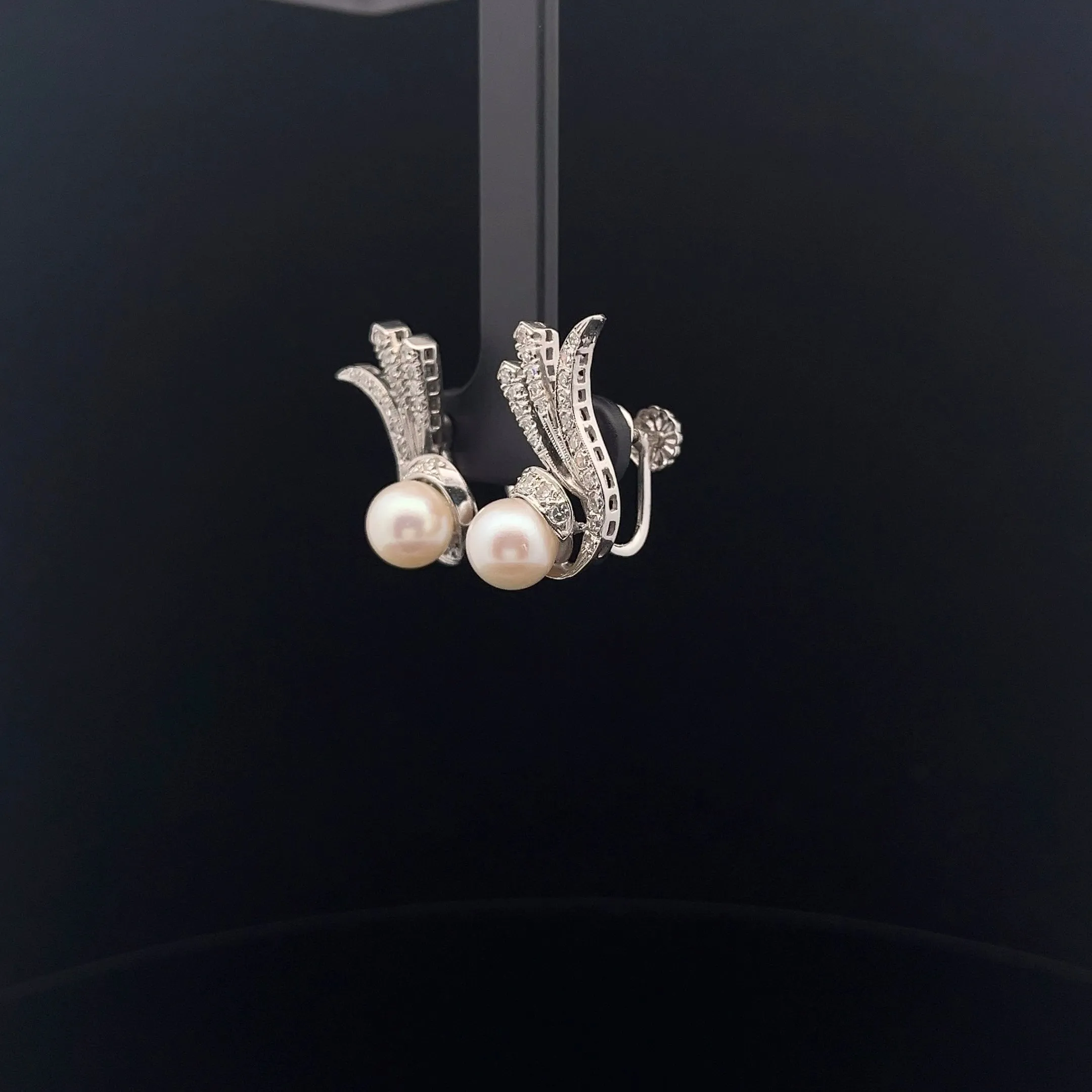 Vintage 14k White Gold .50ct F VS2 Round Diamond and Fresh Water White Pearl 7mm Earrings